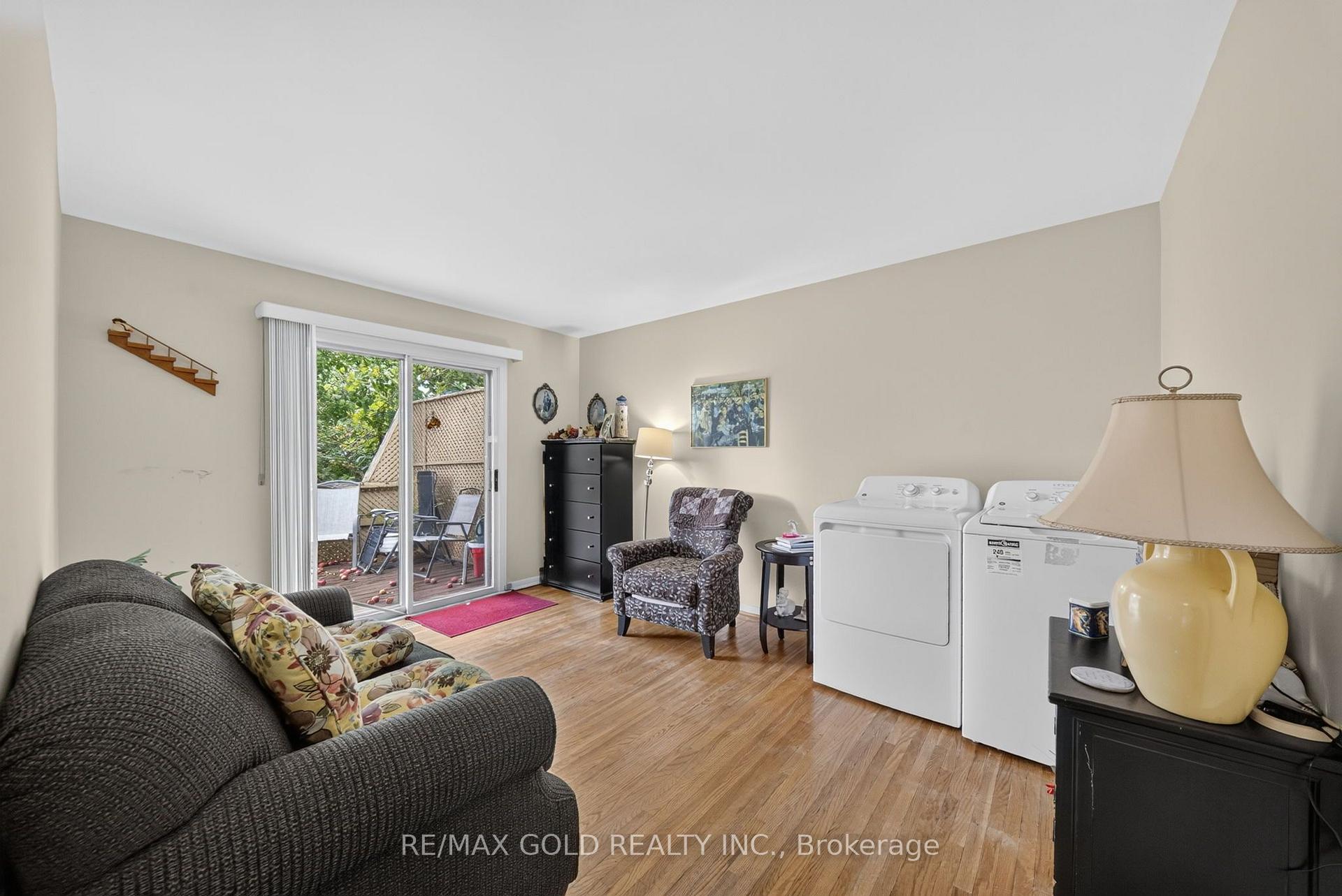 Photo 25 of 25 Drayton Crescent, Brampton, Southgate — HOMEH