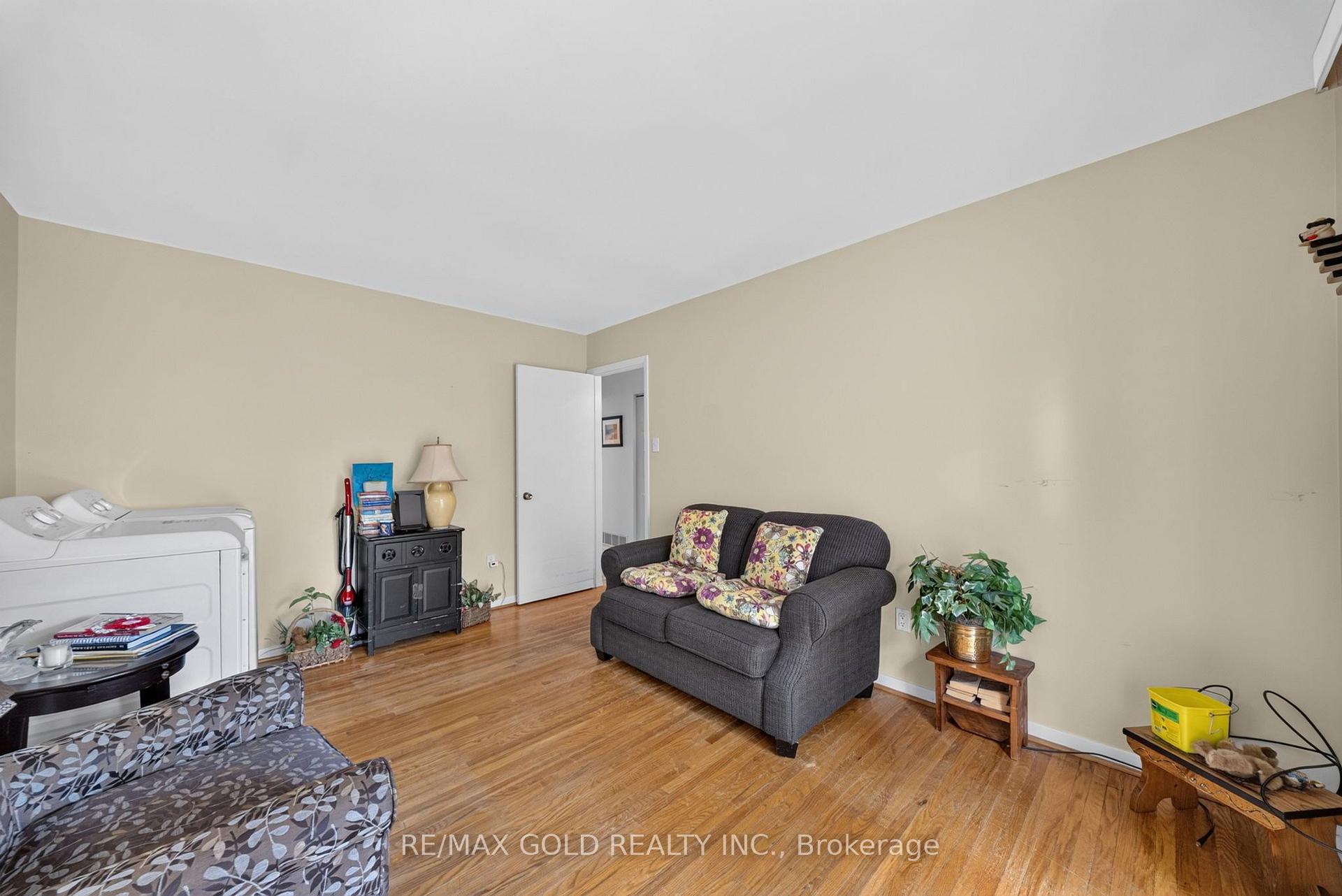 Photo 26 of 25 Drayton Crescent, Brampton, Southgate — HOMEH