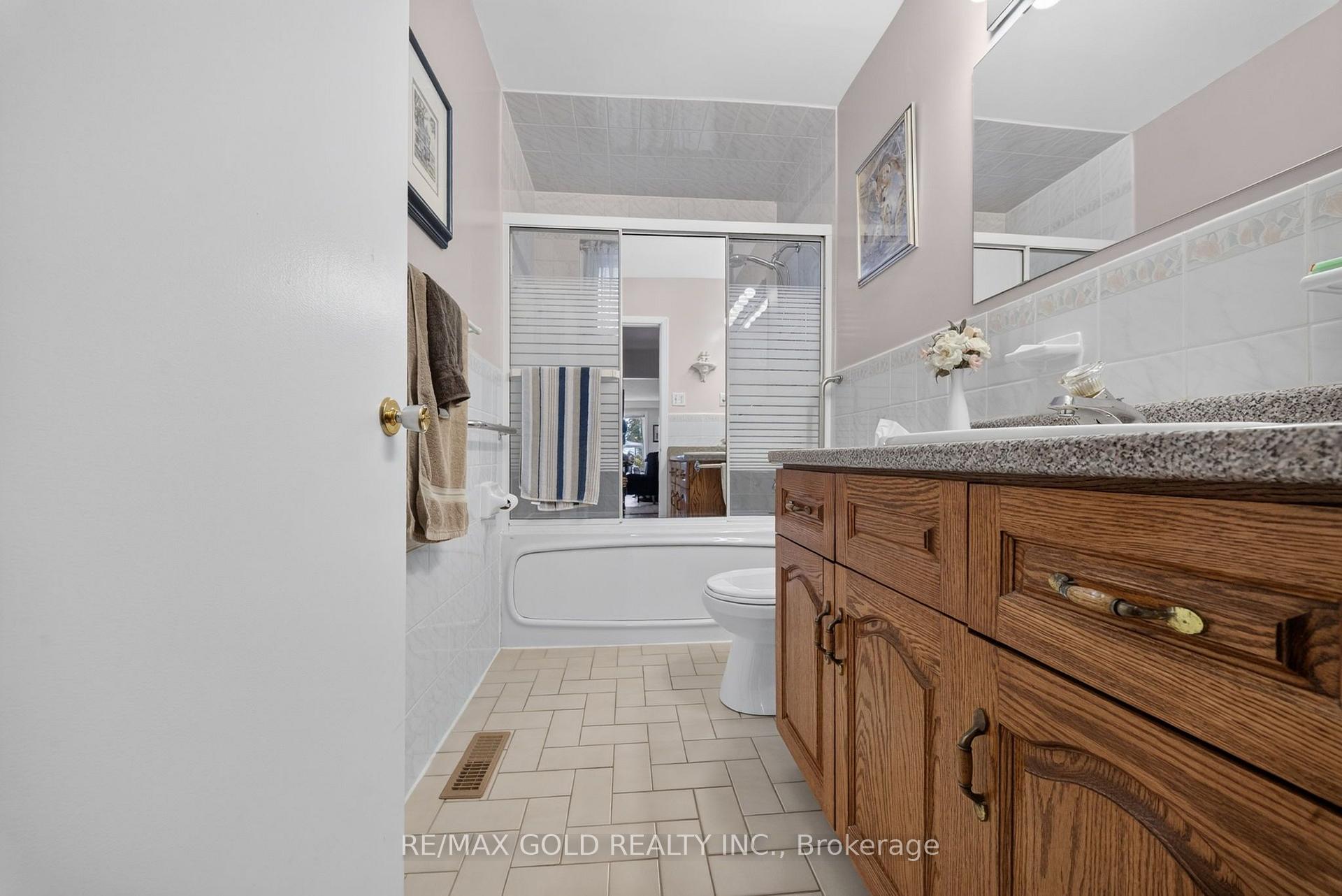 Photo 27 of 25 Drayton Crescent, Brampton, Southgate — HOMEH