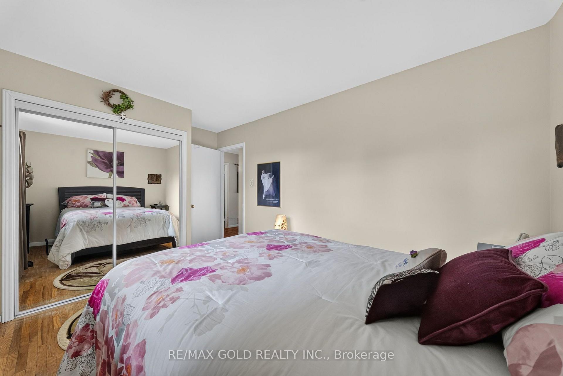 Photo 30 of 25 Drayton Crescent, Brampton, Southgate — HOMEH