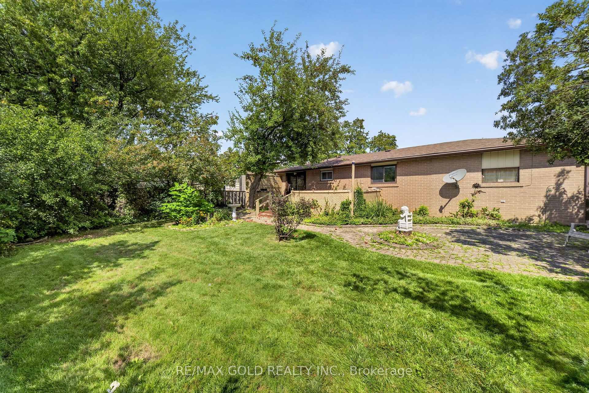 Photo 37 of 25 Drayton Crescent, Brampton, Southgate — HOMEH