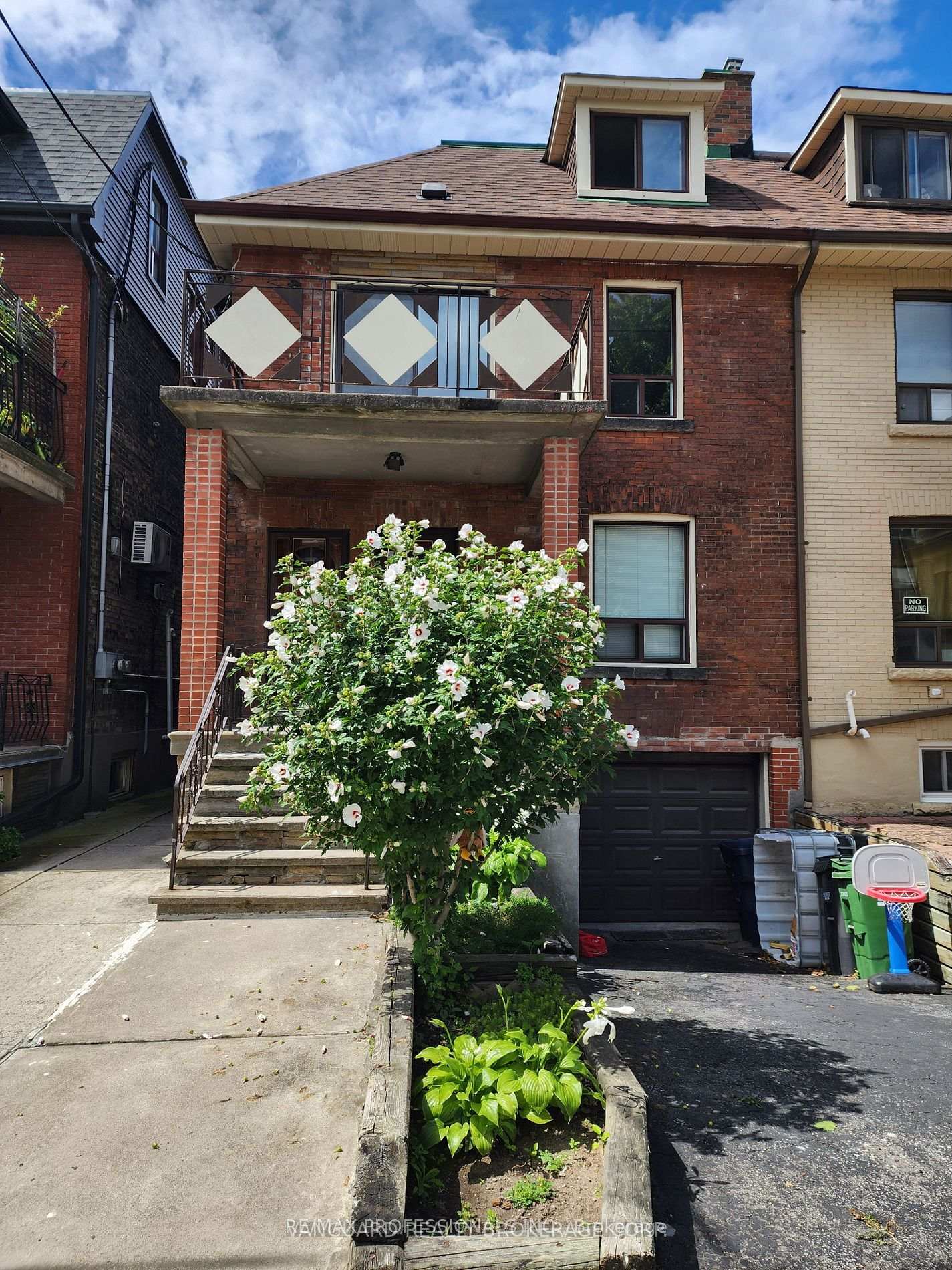 Photo 2 of Unit 2nd Floor, 232 Montrose Avenue, Toronto, Palmerston-Little Italy — HOMEH