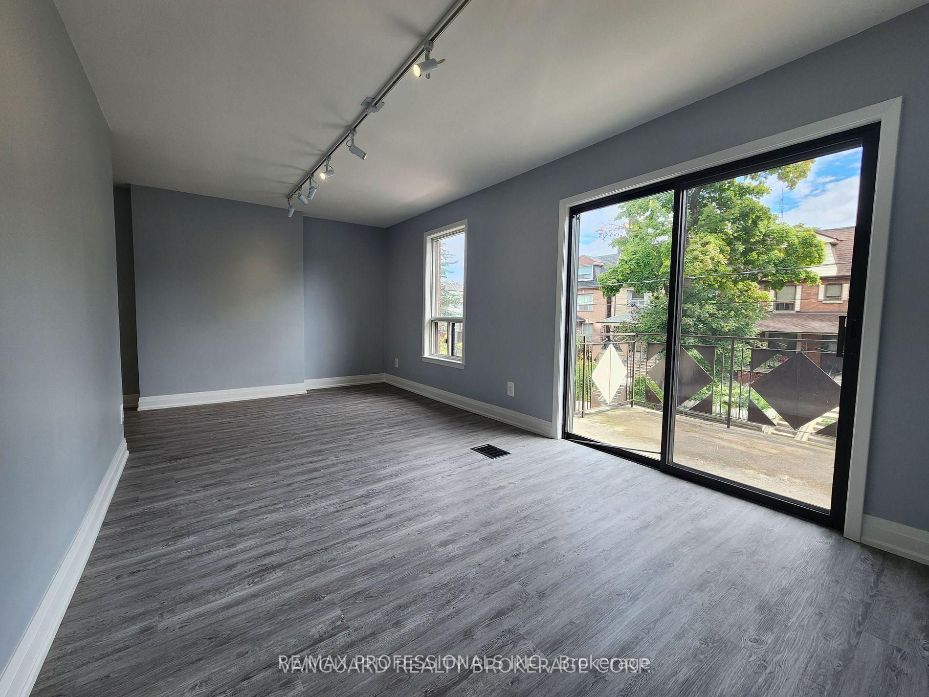 Photo 3 of Unit 2nd Floor, 232 Montrose Avenue, Toronto, Palmerston-Little Italy — HOMEH
