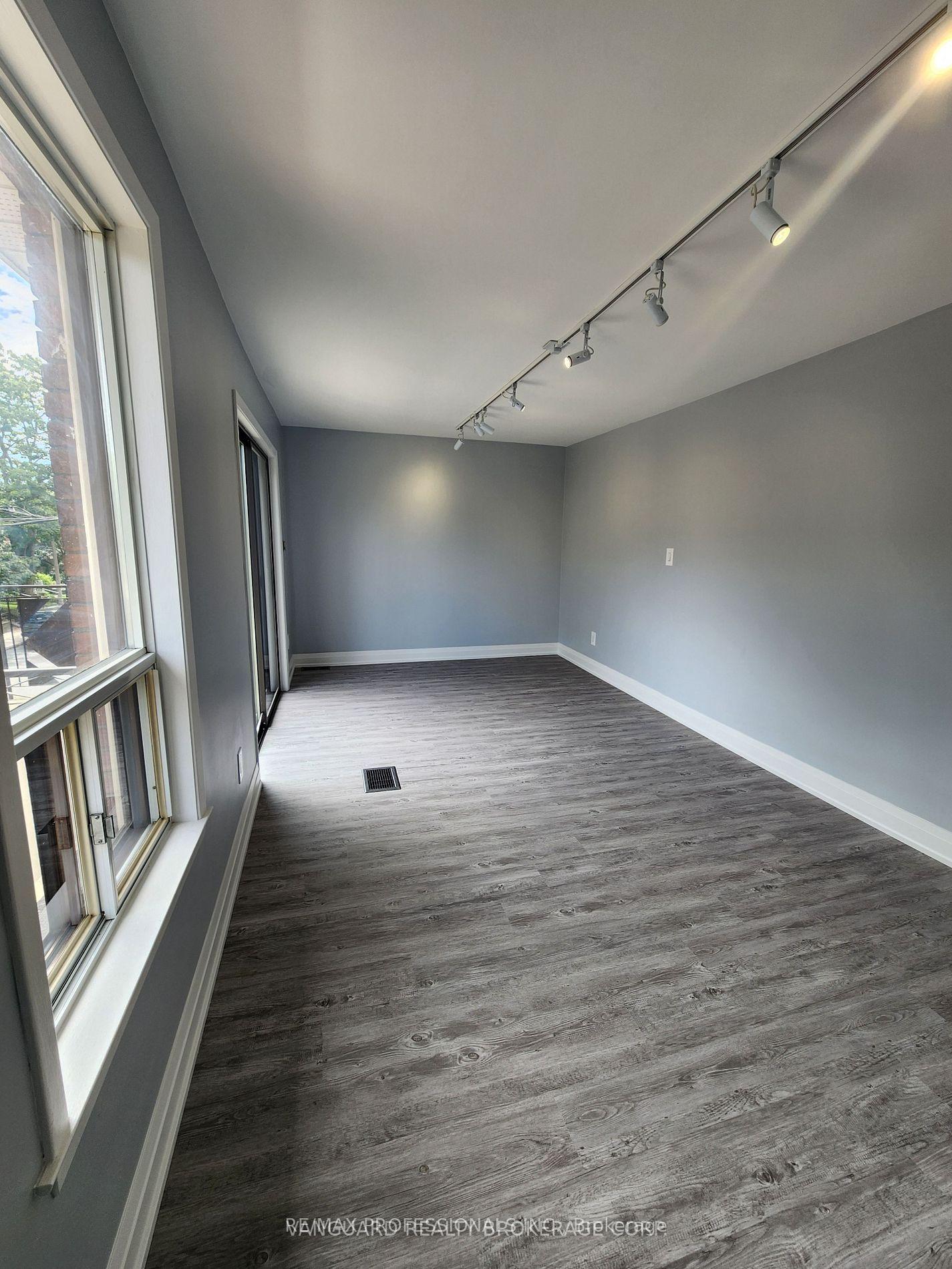Photo 4 of Unit 2nd Floor, 232 Montrose Avenue, Toronto, Palmerston-Little Italy — HOMEH