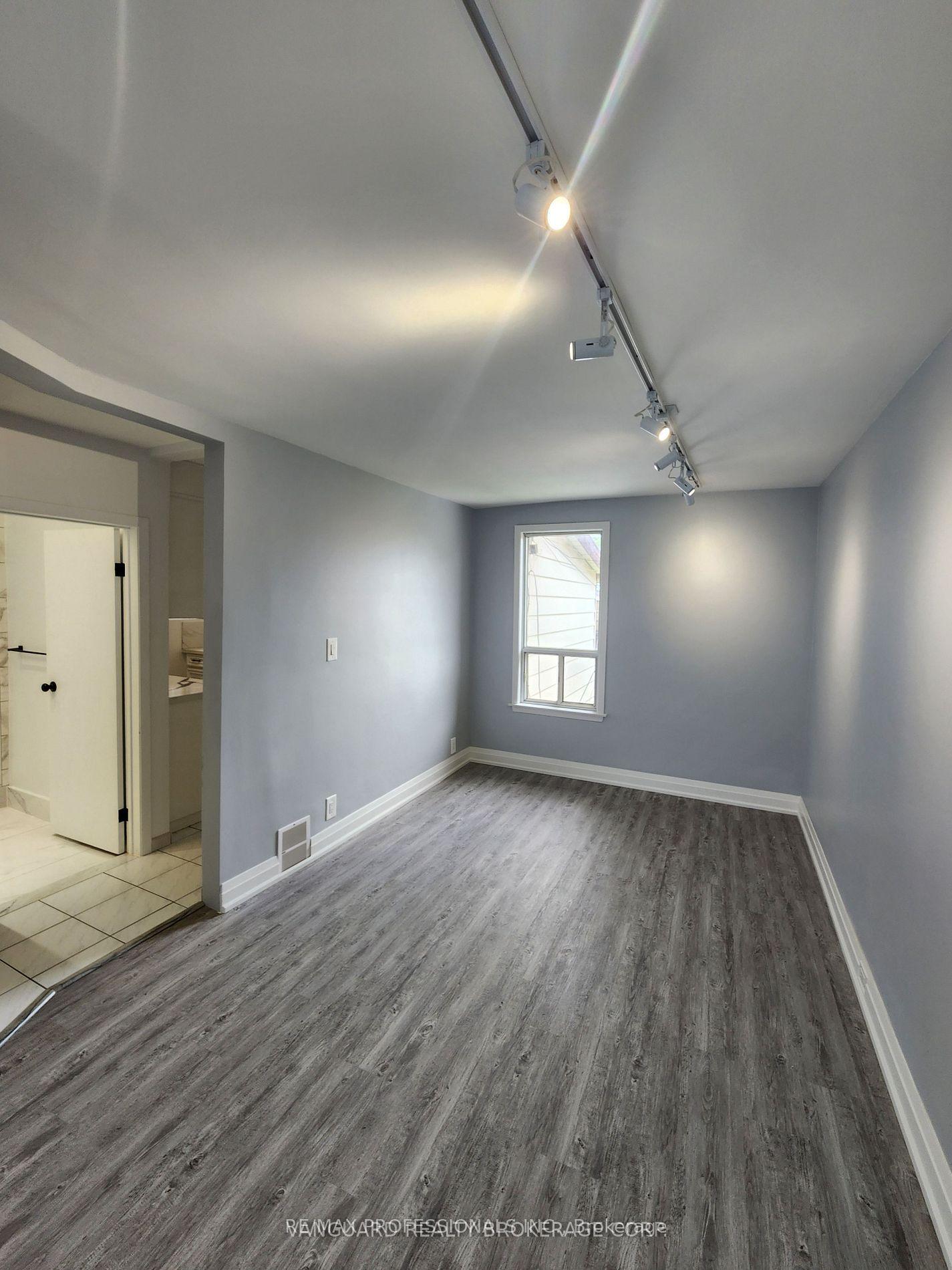 Photo 5 of Unit 2nd Floor, 232 Montrose Avenue, Toronto, Palmerston-Little Italy — HOMEH