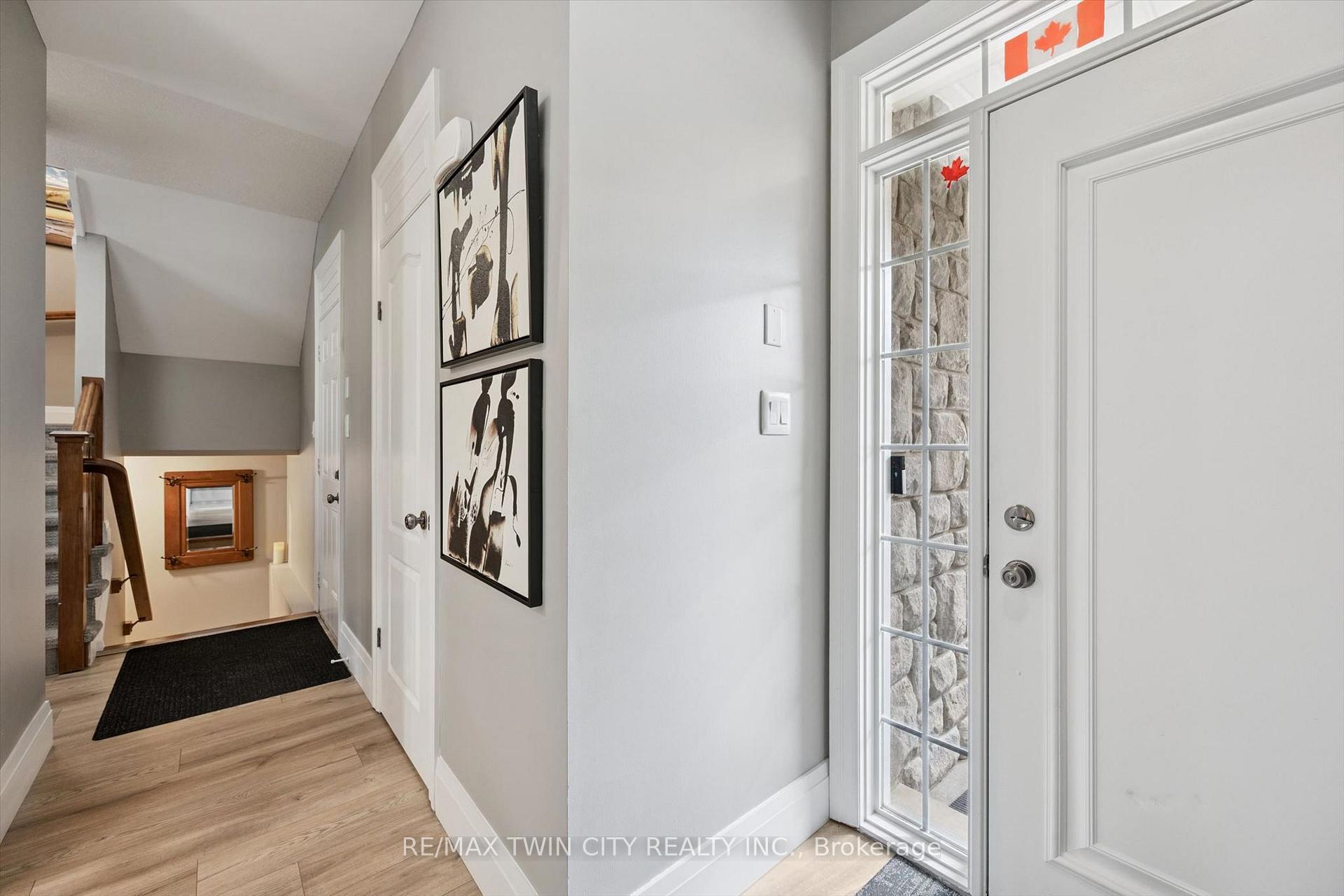 Photo 4 of Unit 9, 276 Sims Estate Drive, Kitchener, Grand River South — HOMEH