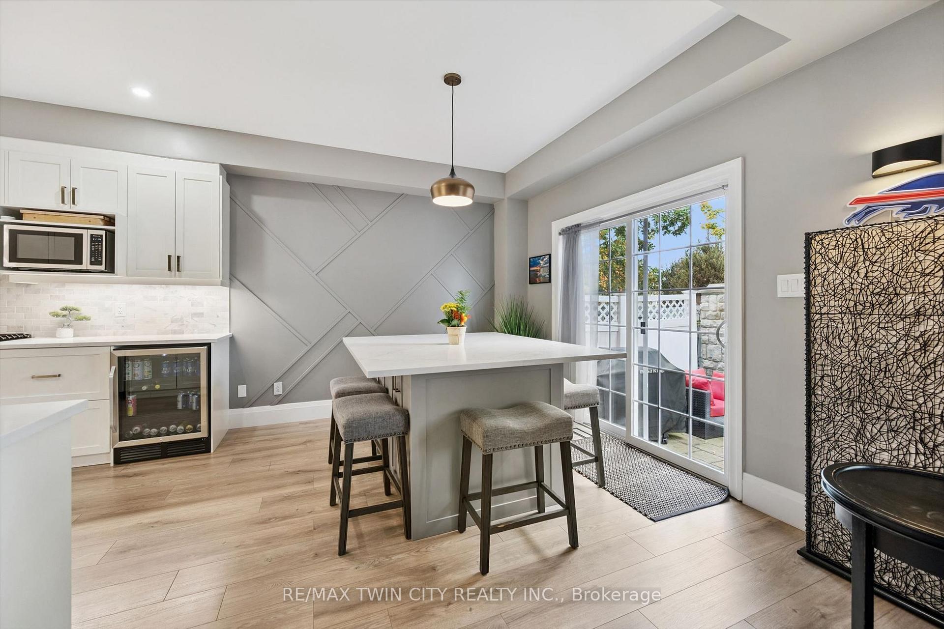 Photo 8 of Unit 9, 276 Sims Estate Drive, Kitchener, Grand River South — HOMEH