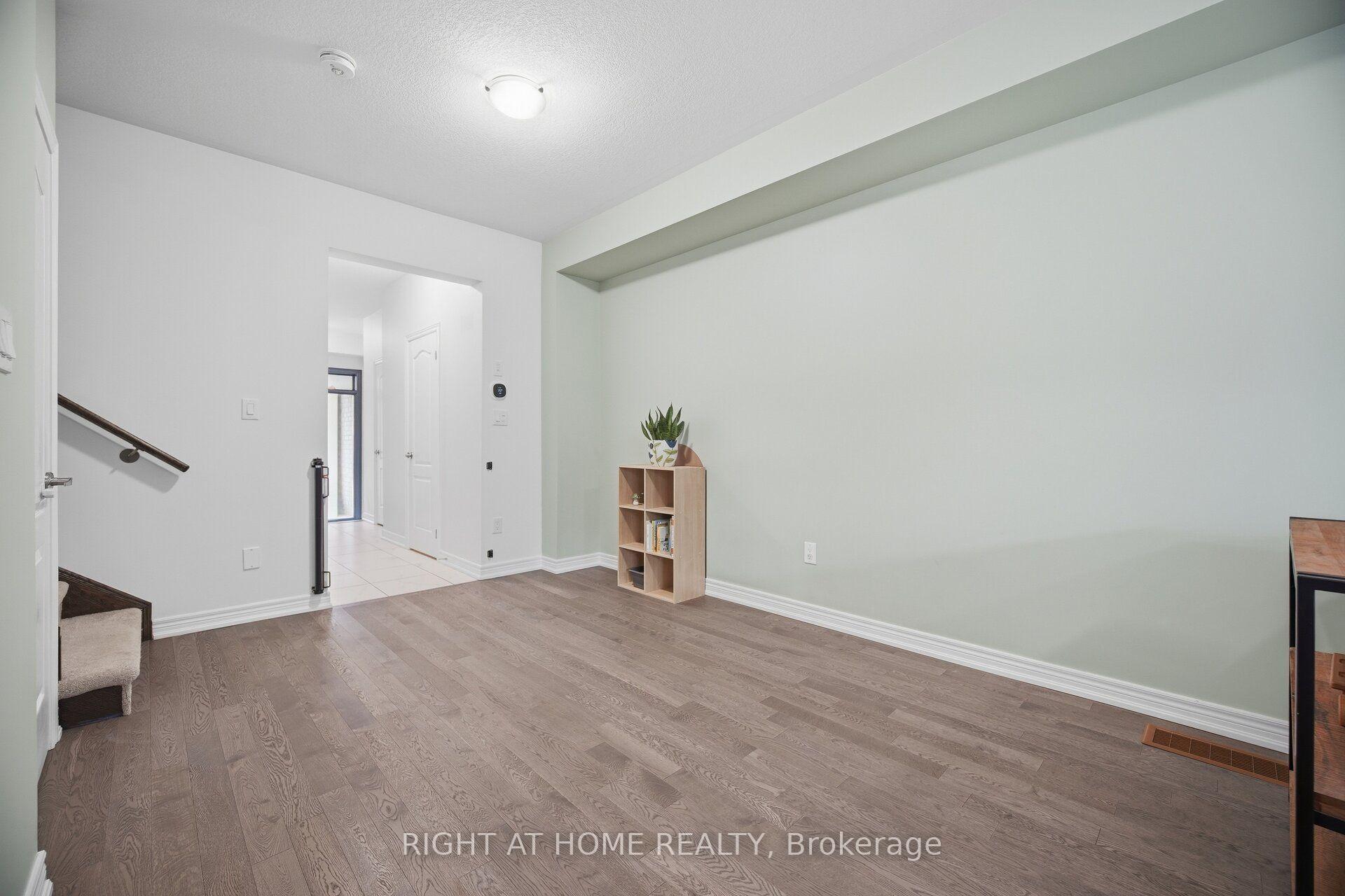 Photo 6 of Unit 79, 166 Deerpath Drive, Guelph, Willow West/Sugarbush/West Acres — HOMEH