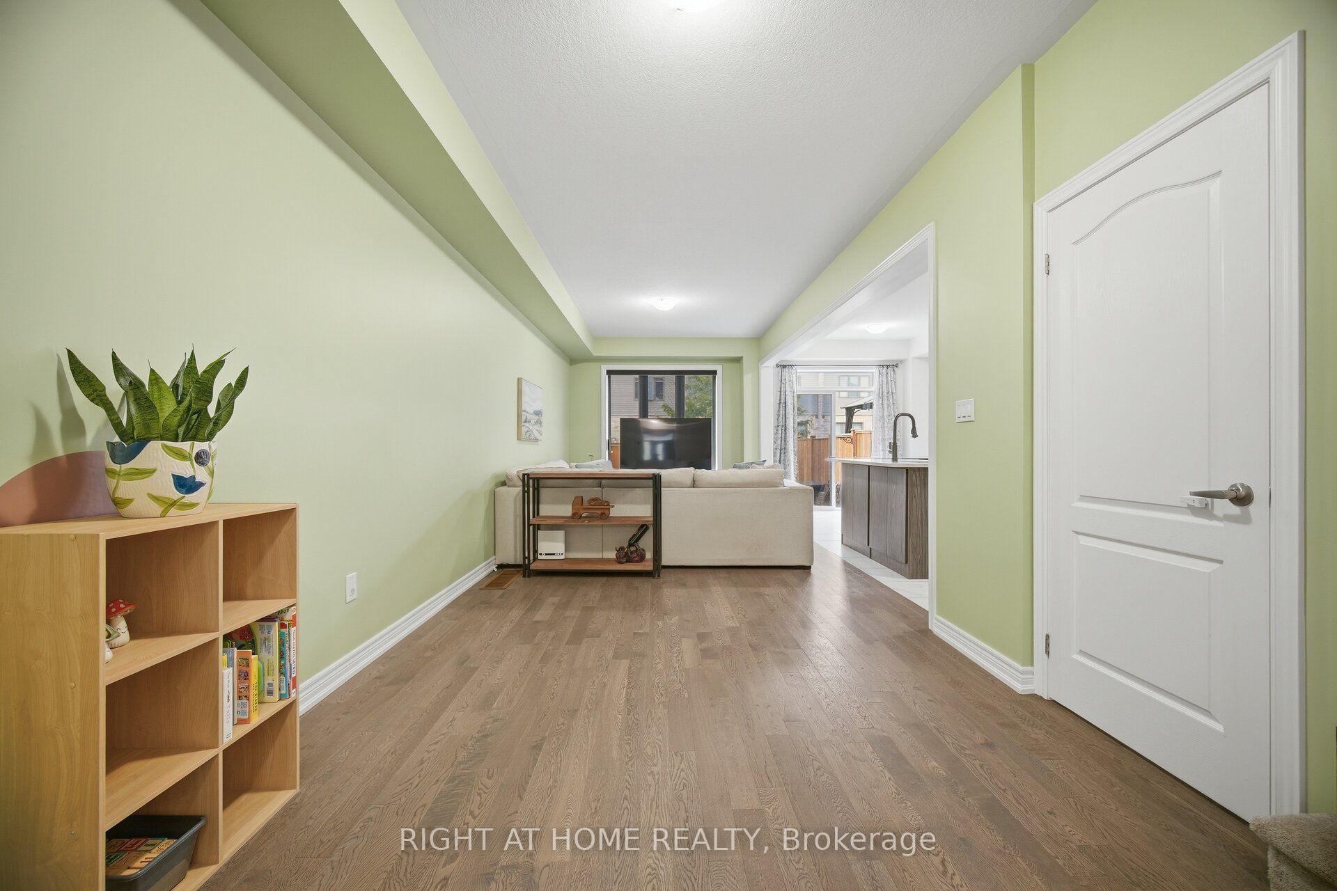Photo 8 of Unit 79, 166 Deerpath Drive, Guelph, Willow West/Sugarbush/West Acres — HOMEH