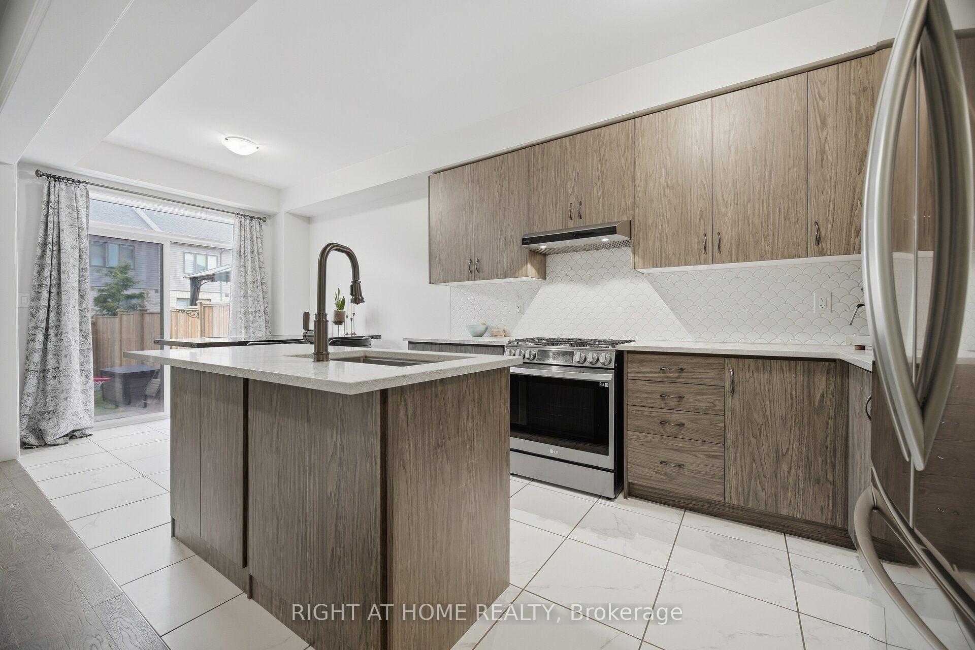 Photo 10 of Unit 79, 166 Deerpath Drive, Guelph, Willow West/Sugarbush/West Acres — HOMEH