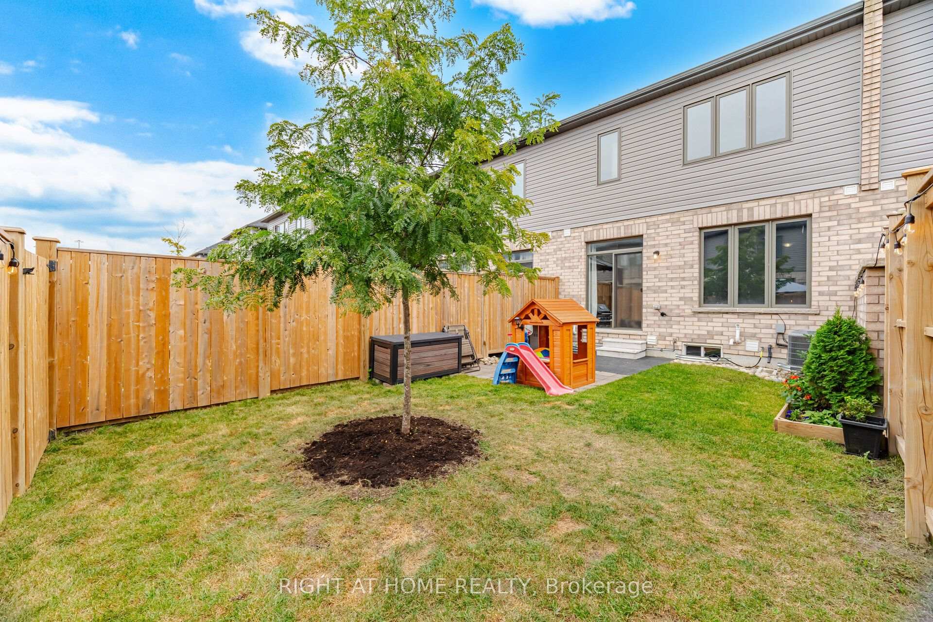 Photo 38 of Unit 79, 166 Deerpath Drive, Guelph, Willow West/Sugarbush/West Acres — HOMEH