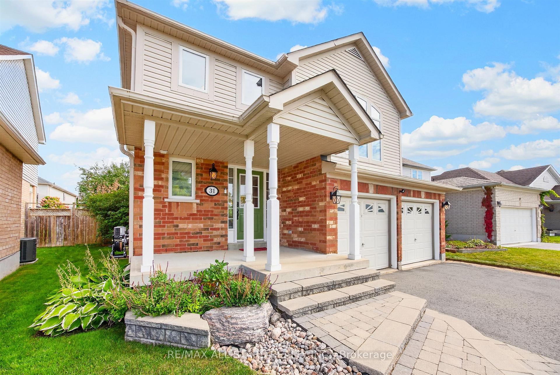 Photo 3 of 31 Country Lane, Barrie, Painswick South — HOMEH