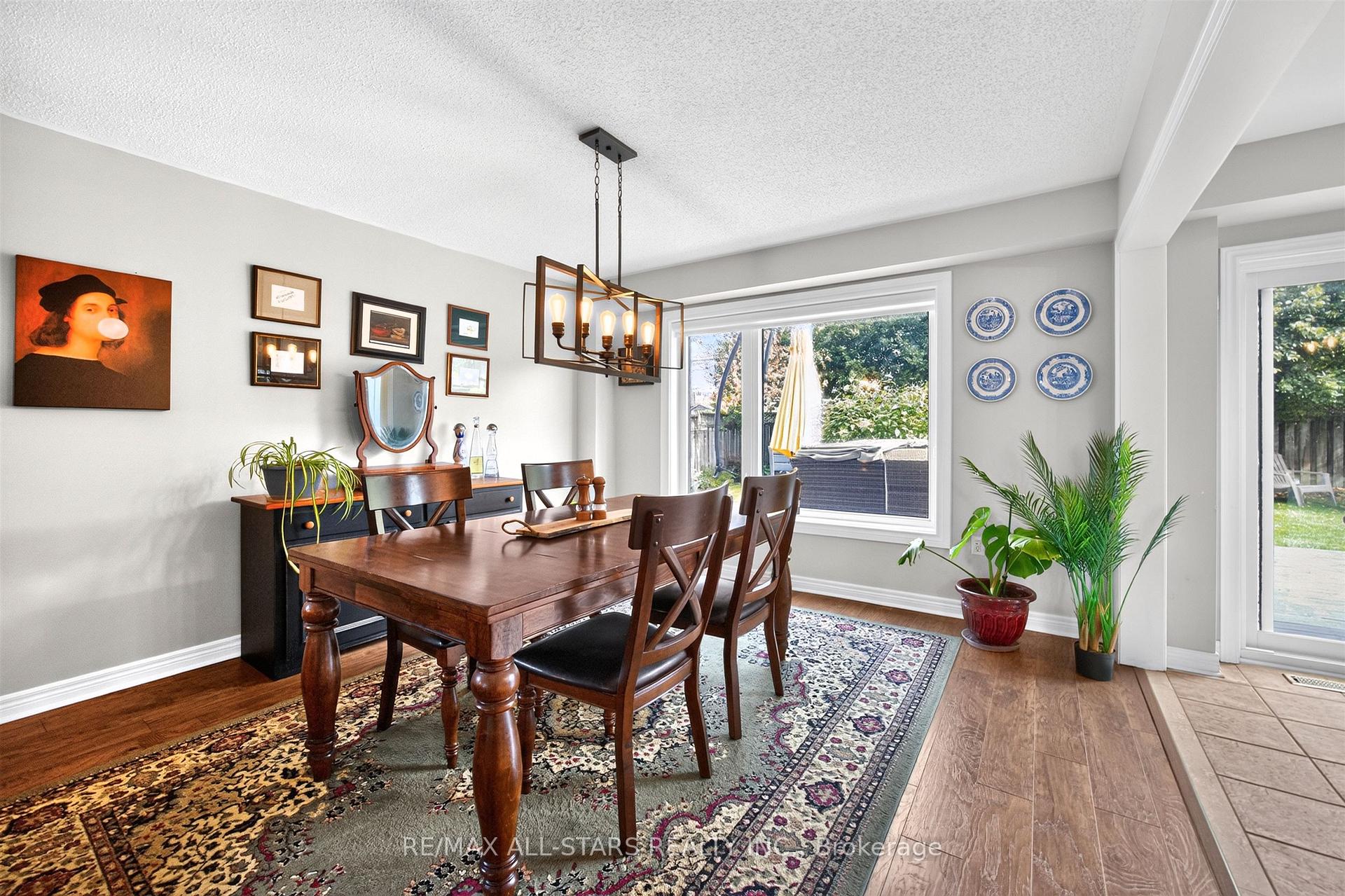 Photo 9 of 31 Country Lane, Barrie, Painswick South — HOMEH