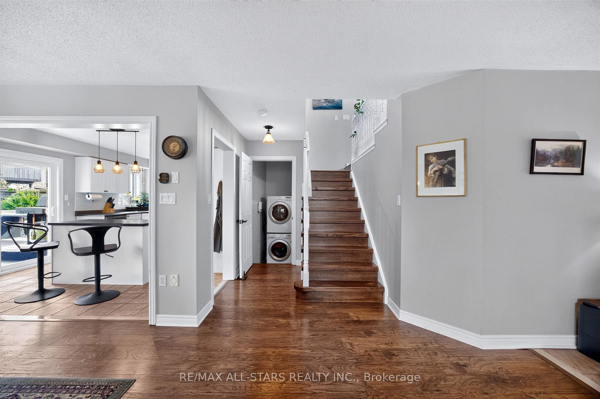 Photo 15 of 31 Country Lane, Barrie, Painswick South — HOMEH