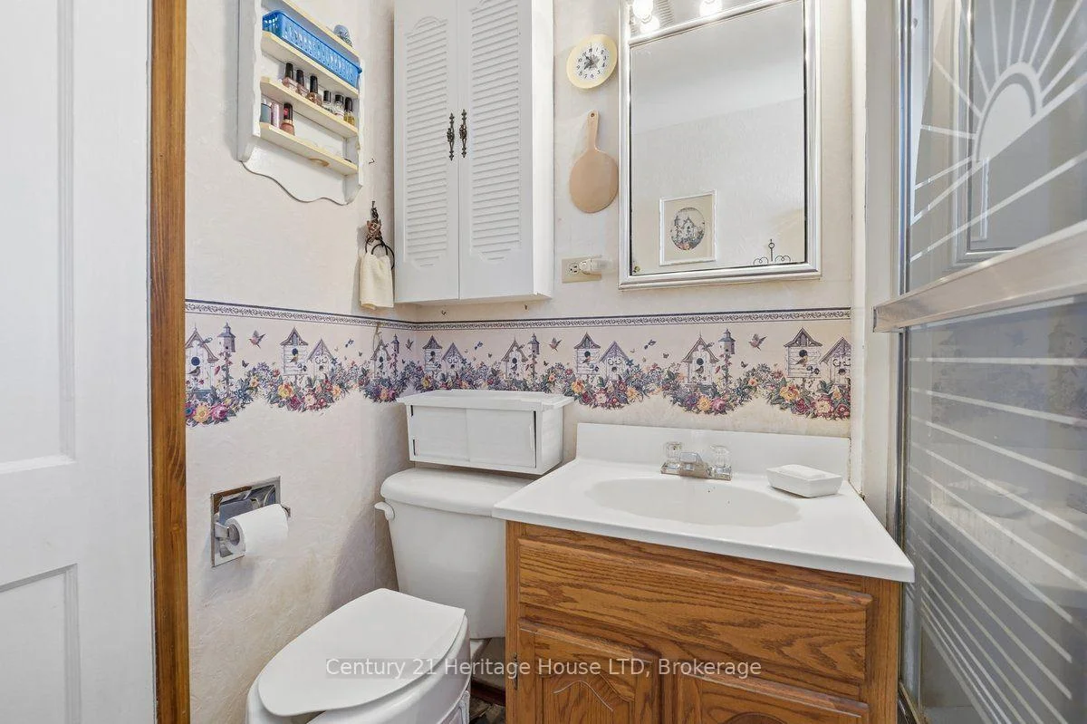 Photo 12 of 26 Coventry Street, St. Catharines, E. Chester — HOMEH