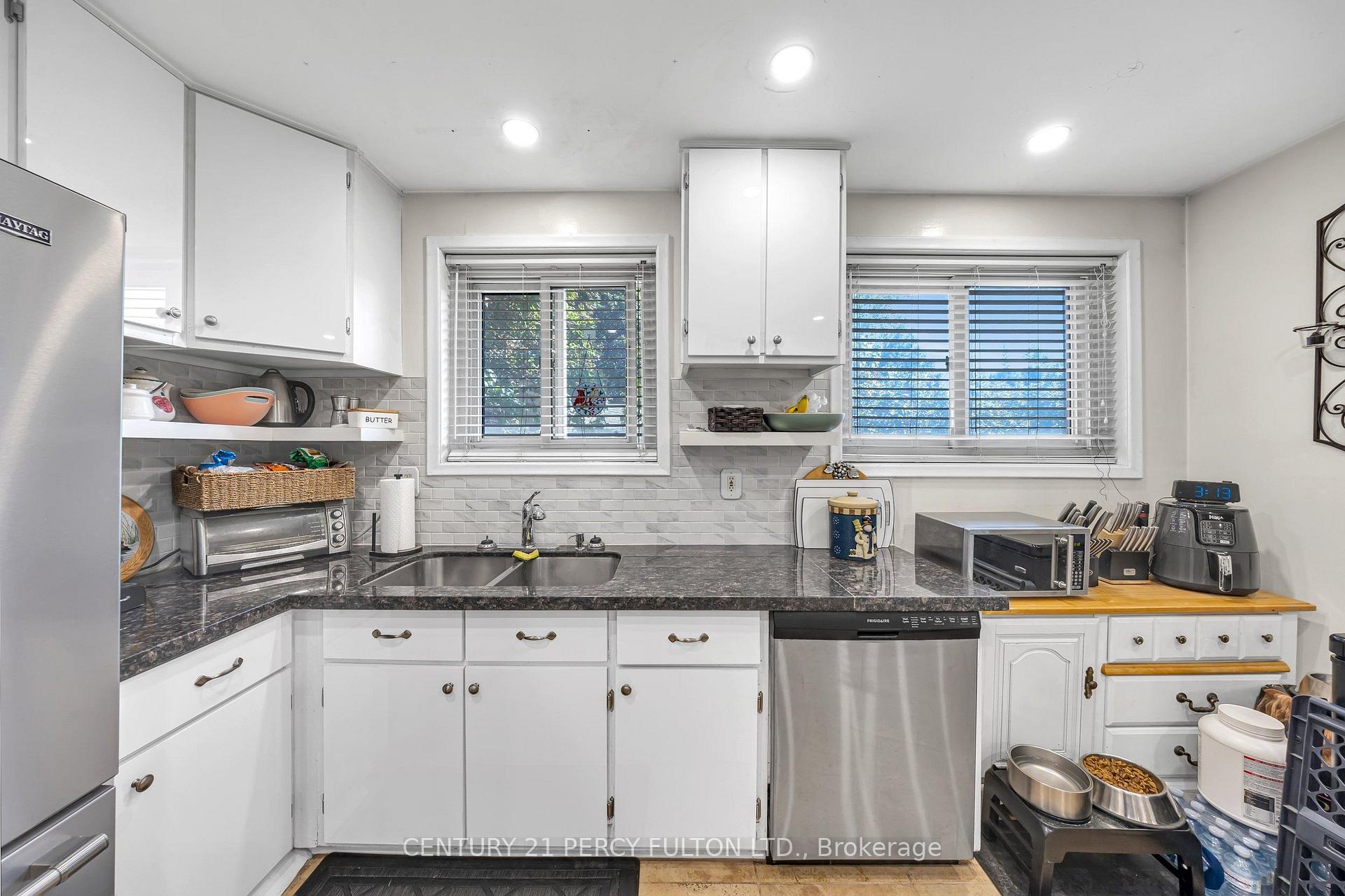 Photo 6 of 719 Balaton Avenue, Pickering, Bay Ridges — HOMEH