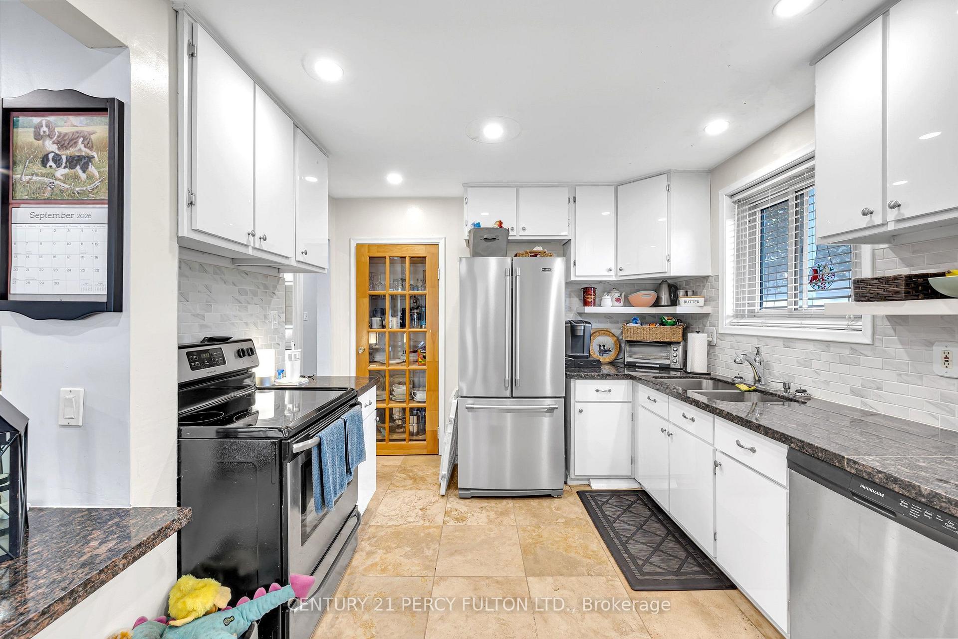 Photo 5 of 719 Balaton Avenue, Pickering, Bay Ridges — HOMEH
