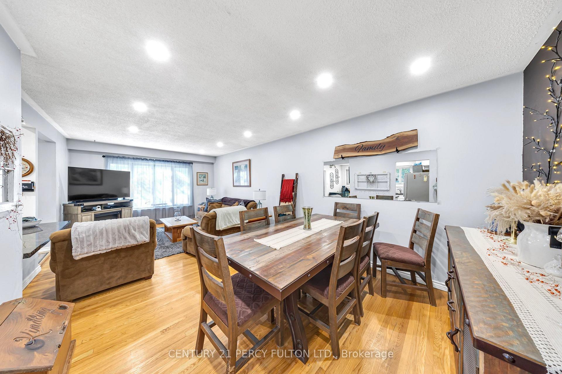 Photo 8 of 719 Balaton Avenue, Pickering, Bay Ridges — HOMEH