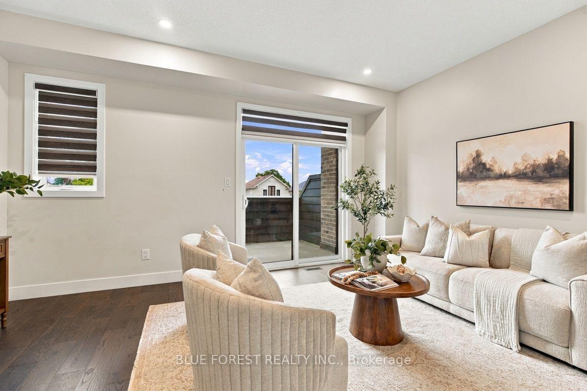 Photo 10 of 2112 Meadowgate Boulevard, London, South U — HOMEH