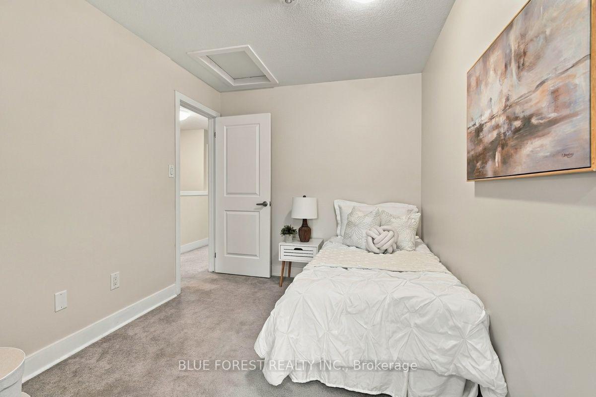 Photo 32 of 2112 Meadowgate Boulevard, London, South U — HOMEH