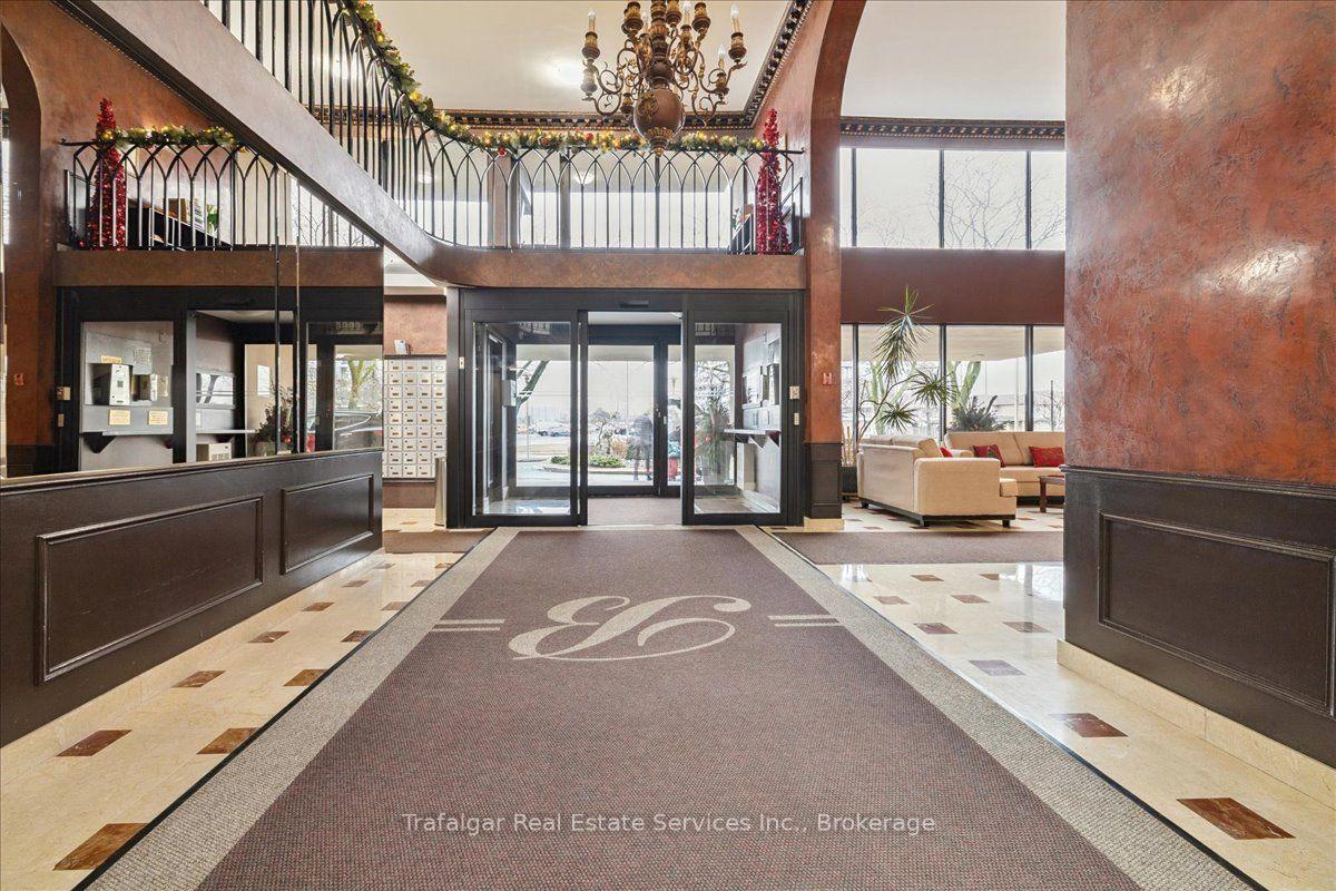 Photo 4 of Unit 709, 301 Frances Avenue, Hamilton, Lakeshore — HOMEH