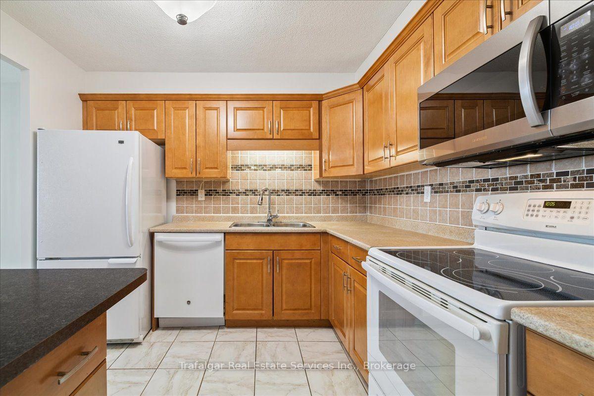 Photo 13 of Unit 709, 301 Frances Avenue, Hamilton, Lakeshore — HOMEH