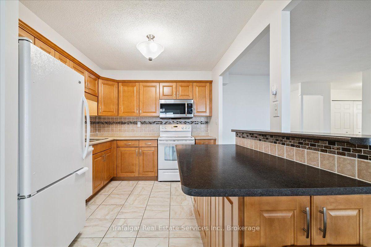 Photo 12 of Unit 709, 301 Frances Avenue, Hamilton, Lakeshore — HOMEH