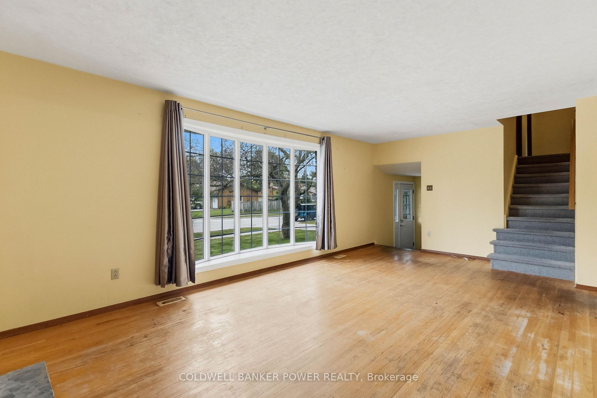 Photo 6 of 177 Millbank Drive, London, South S — HOMEH