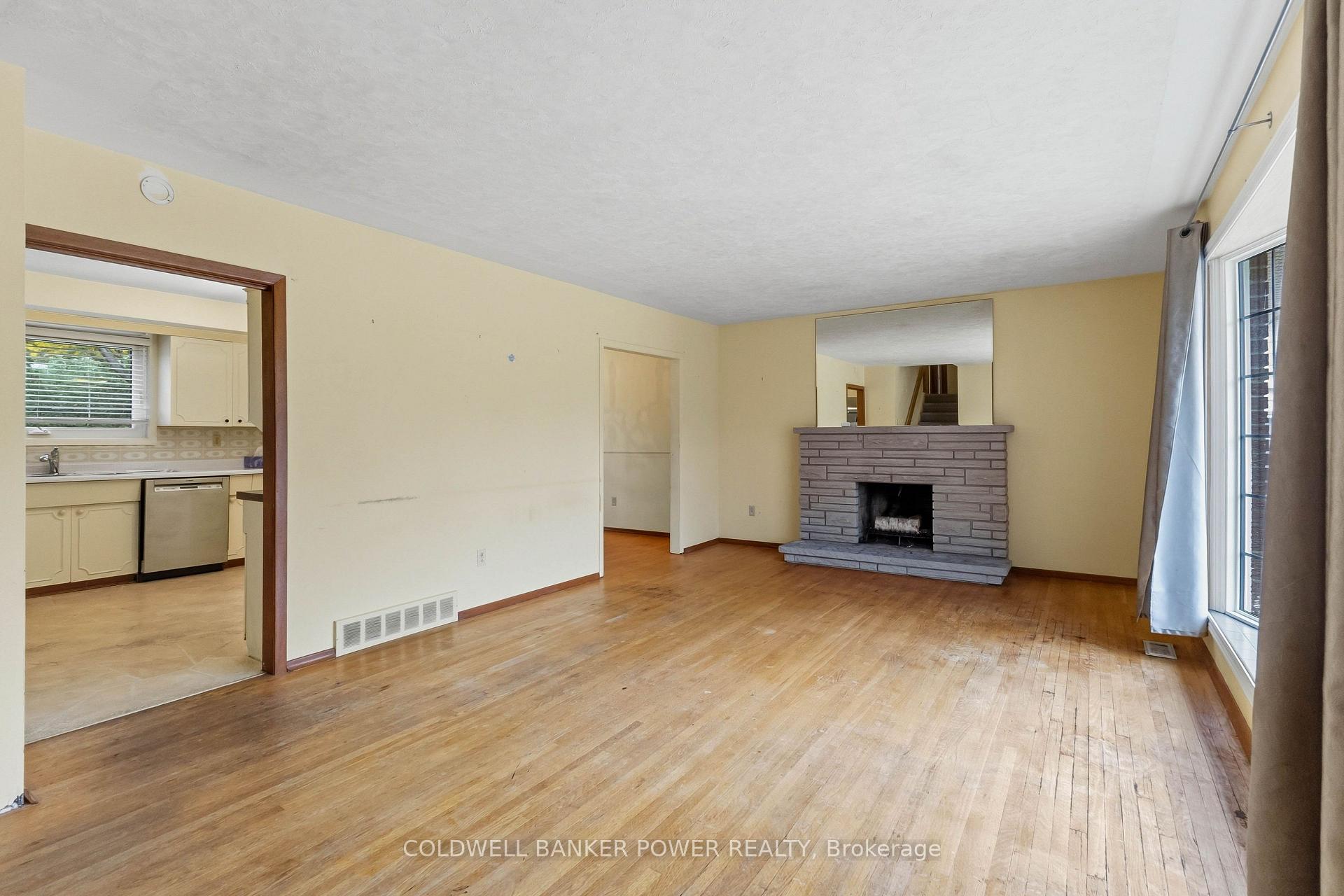 Photo 8 of 177 Millbank Drive, London, South S — HOMEH