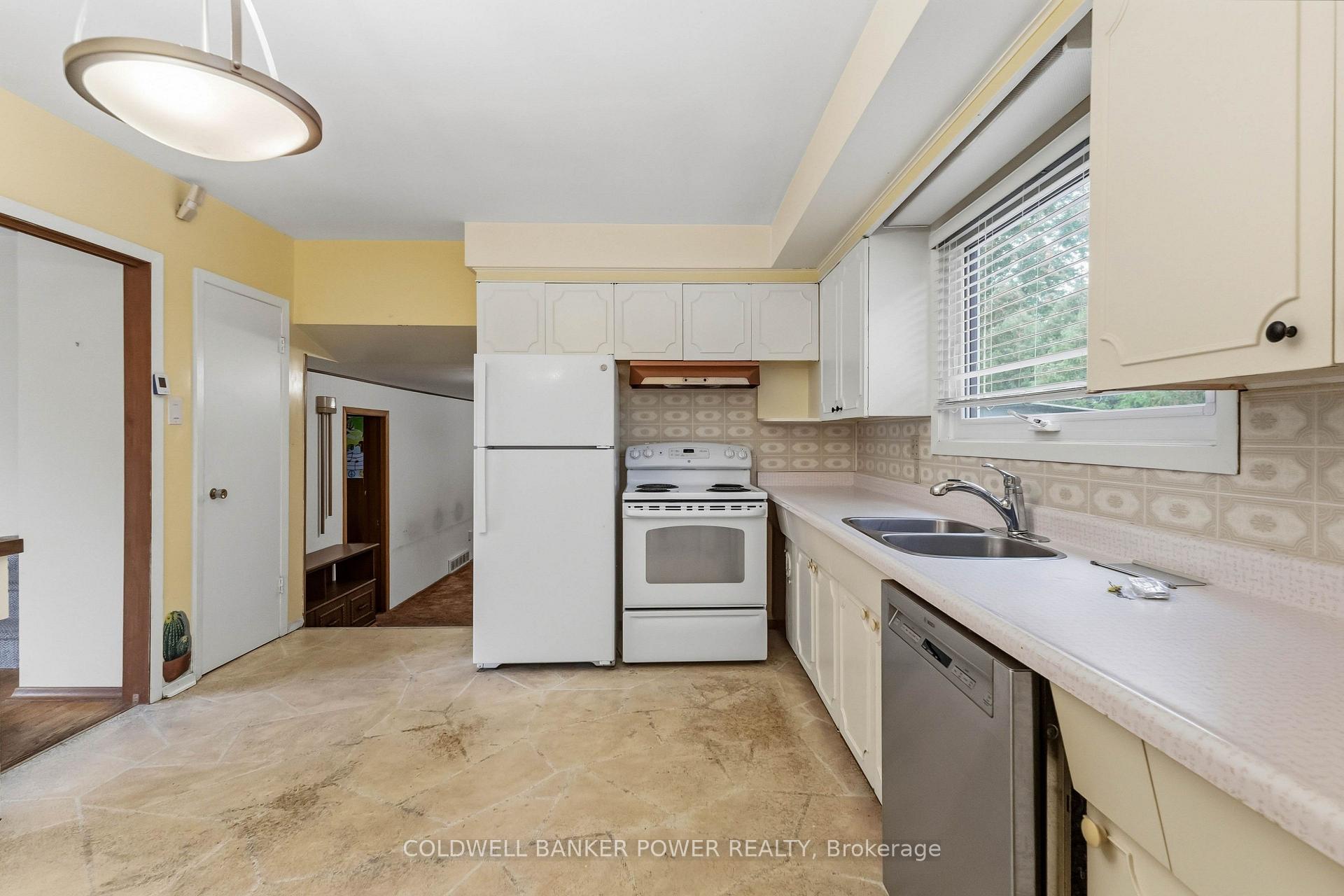 Photo 14 of 177 Millbank Drive, London, South S — HOMEH