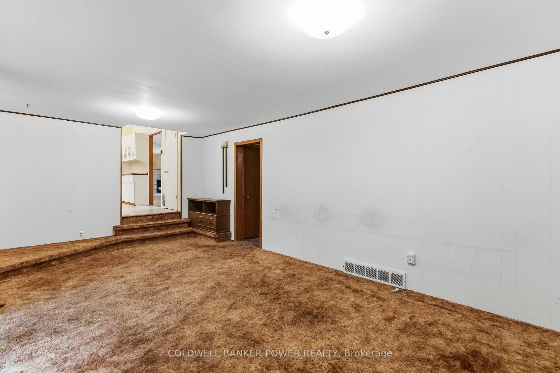 Photo 16 of 177 Millbank Drive, London, South S — HOMEH