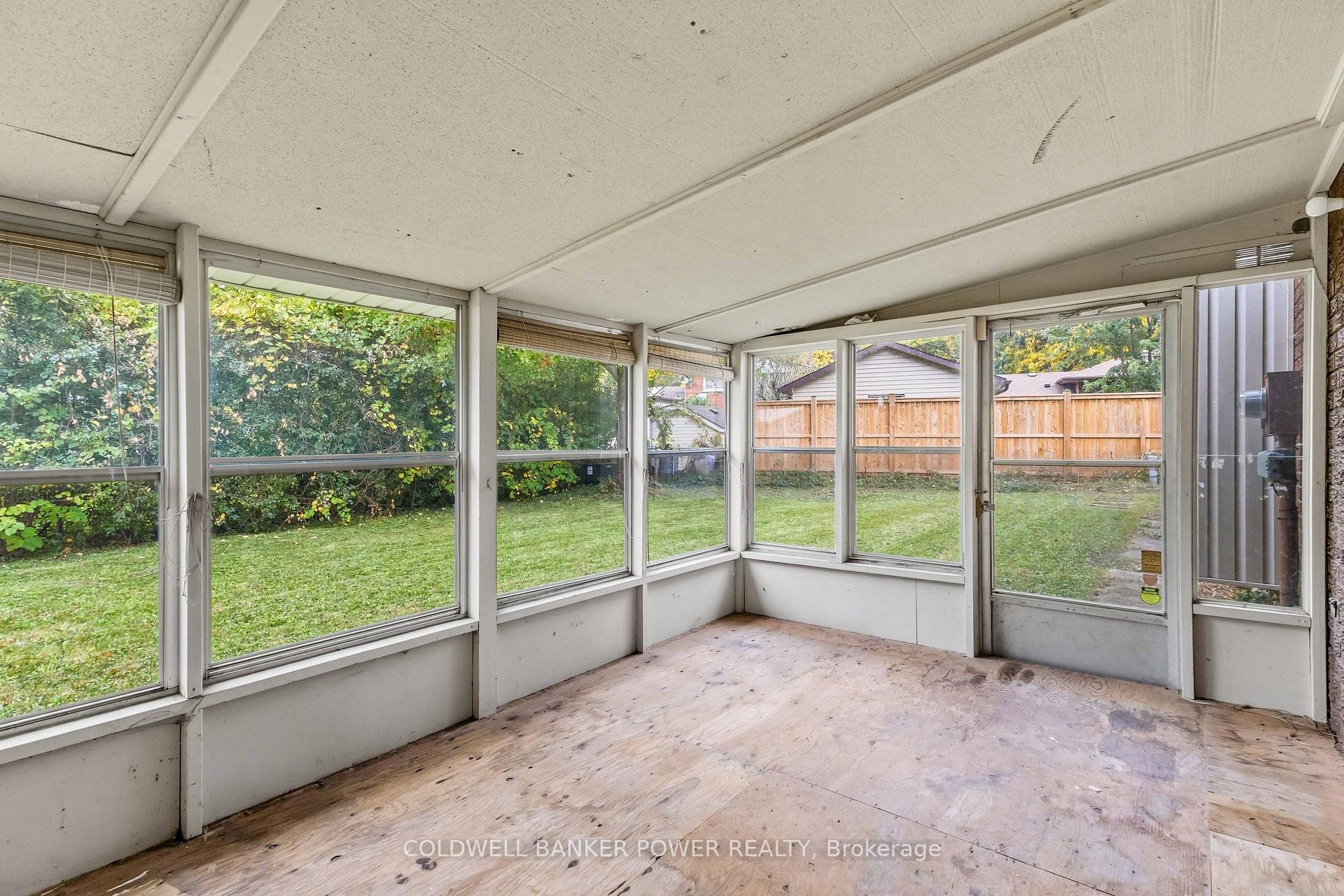 Photo 33 of 177 Millbank Drive, London, South S — HOMEH
