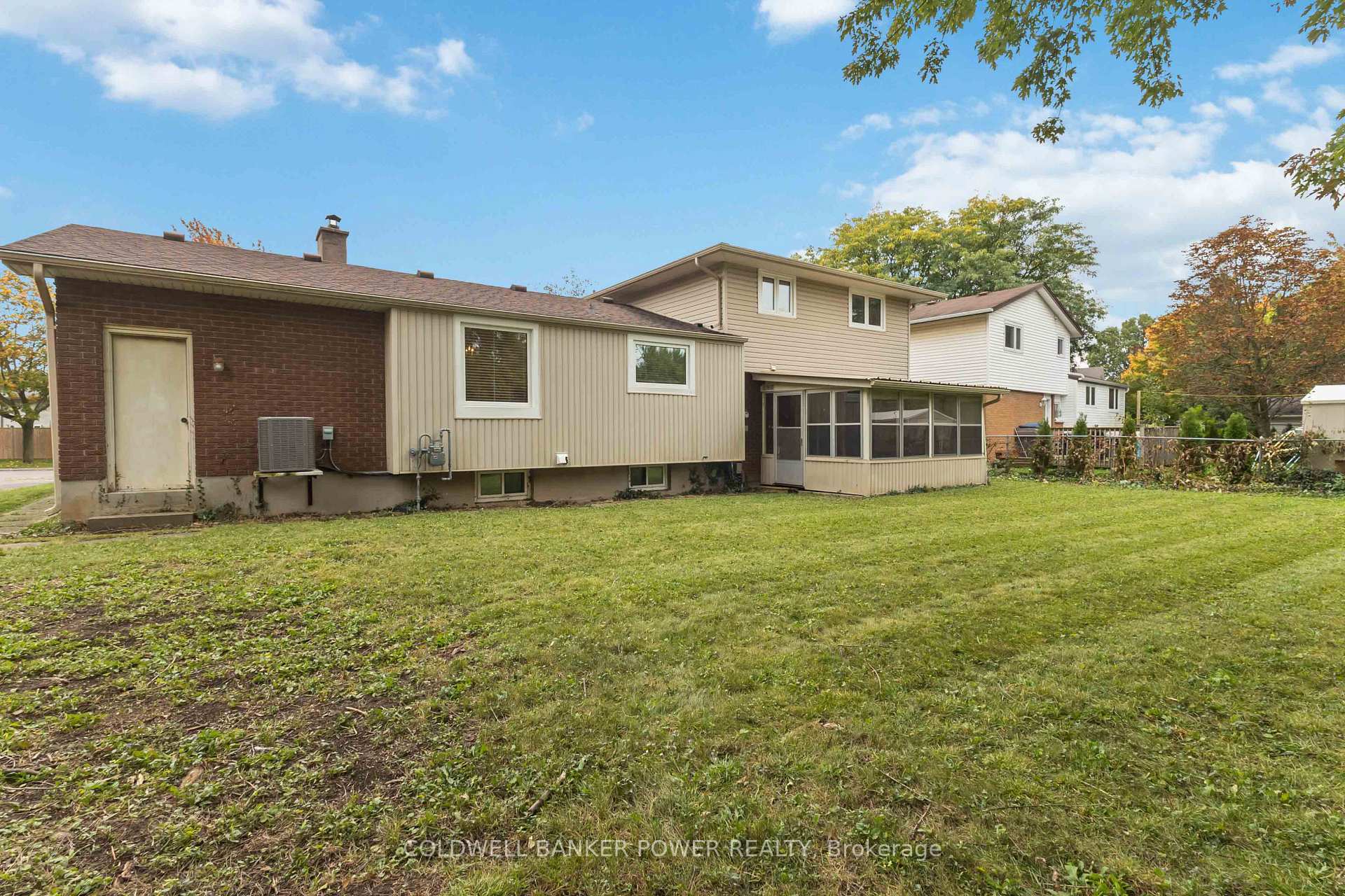 Photo 35 of 177 Millbank Drive, London, South S — HOMEH