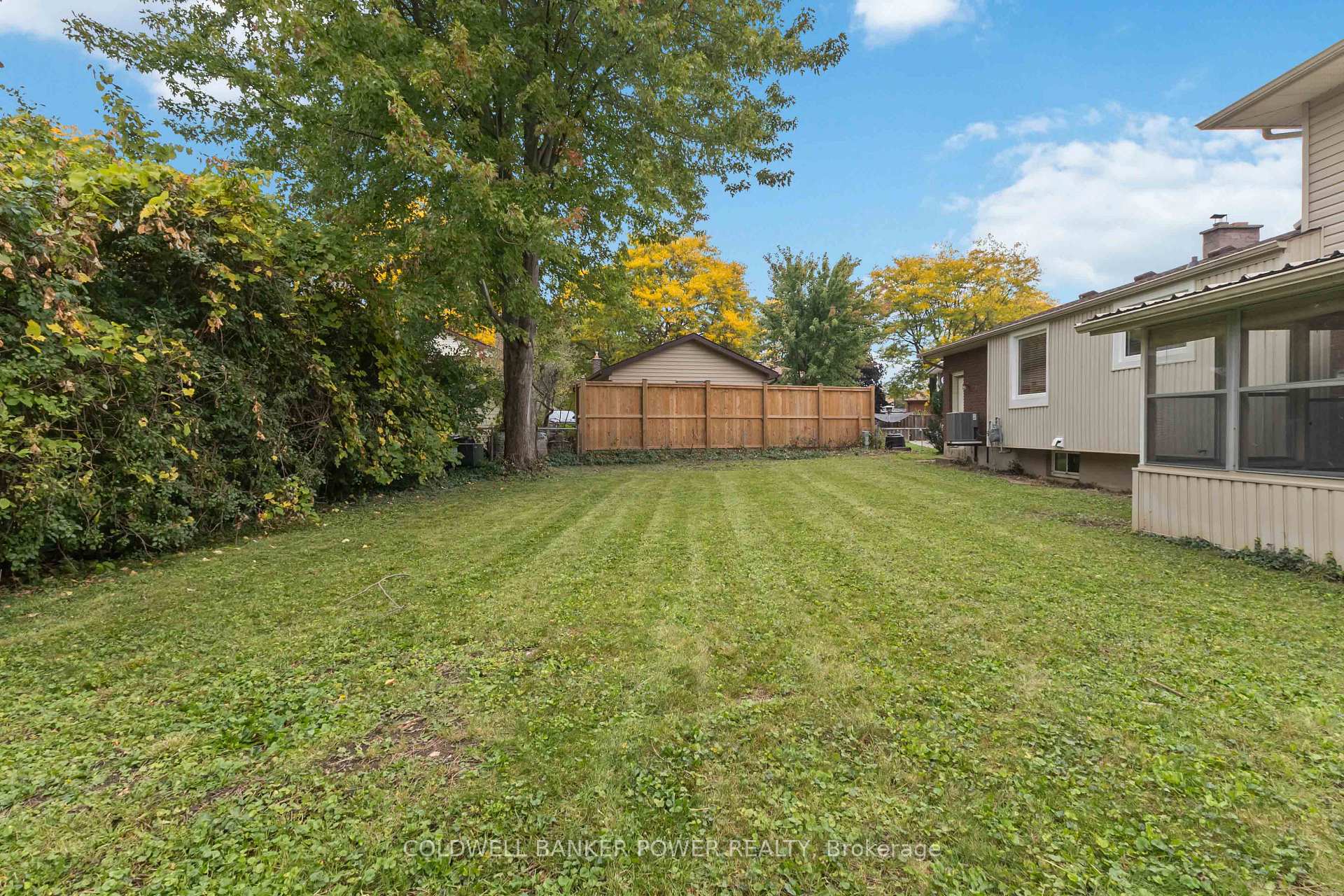 Photo 36 of 177 Millbank Drive, London, South S — HOMEH