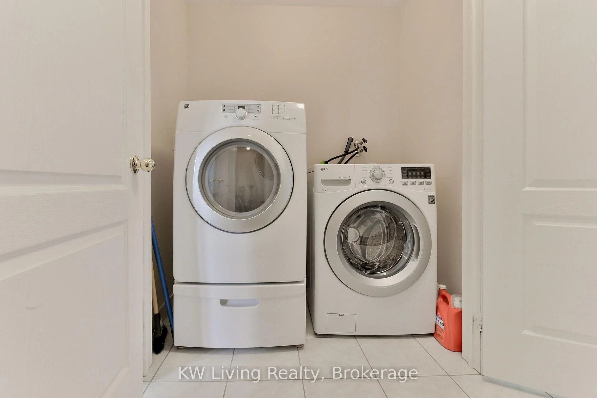 Photo 14 of 10373 Woodbine Avenue E, Markham, Cathedraltown — HOMEH