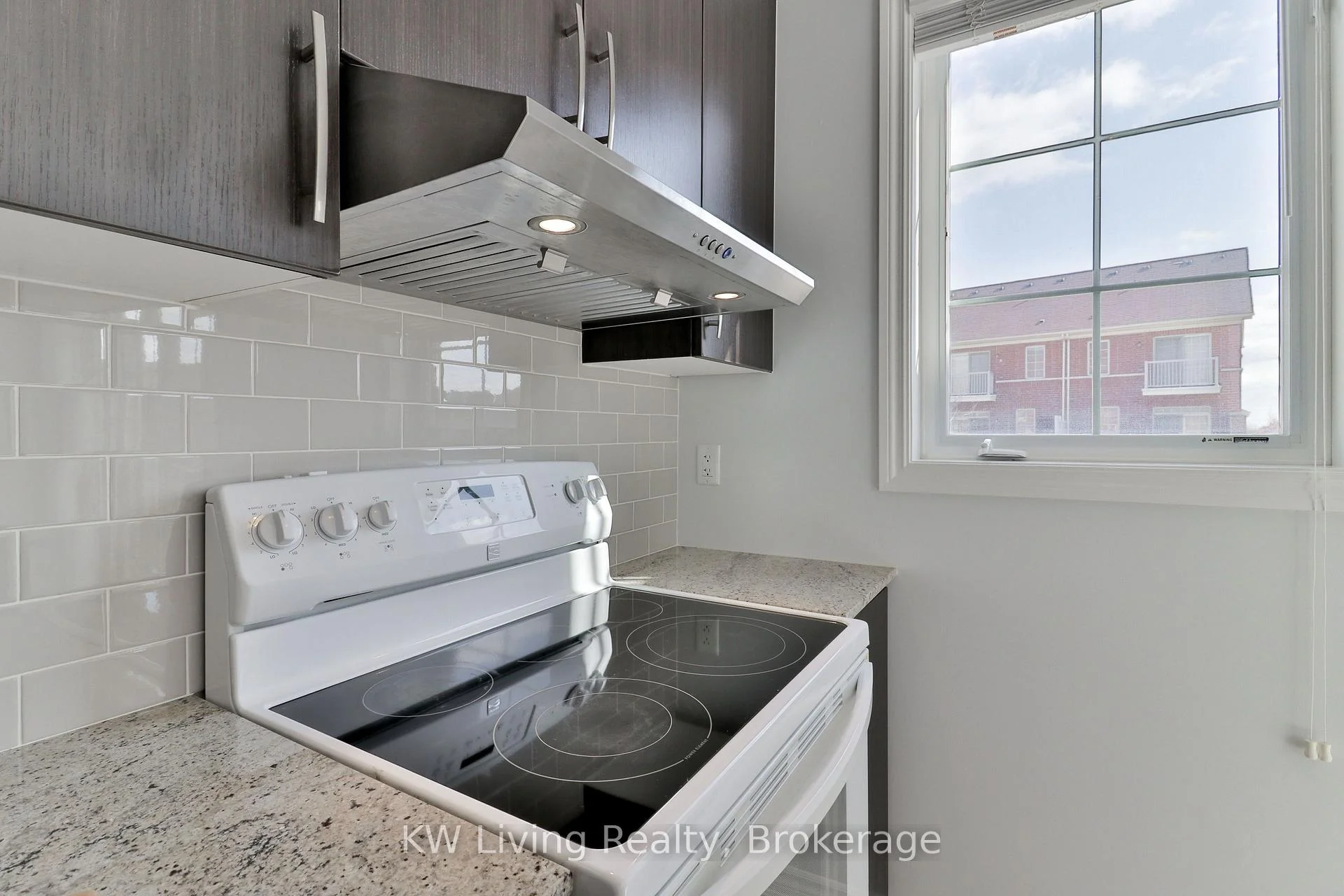 Photo 58 of 10373 Woodbine Avenue E, Markham, Cathedraltown — HOMEH