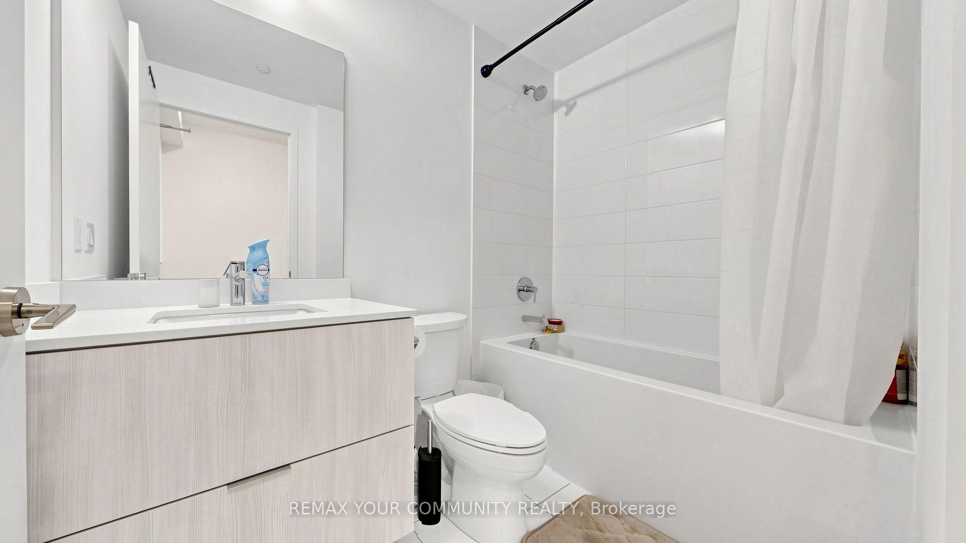 Photo 13 of Unit 524, 2 David Eyer Road, Richmond Hill, Rural Richmond Hill — HOMEH