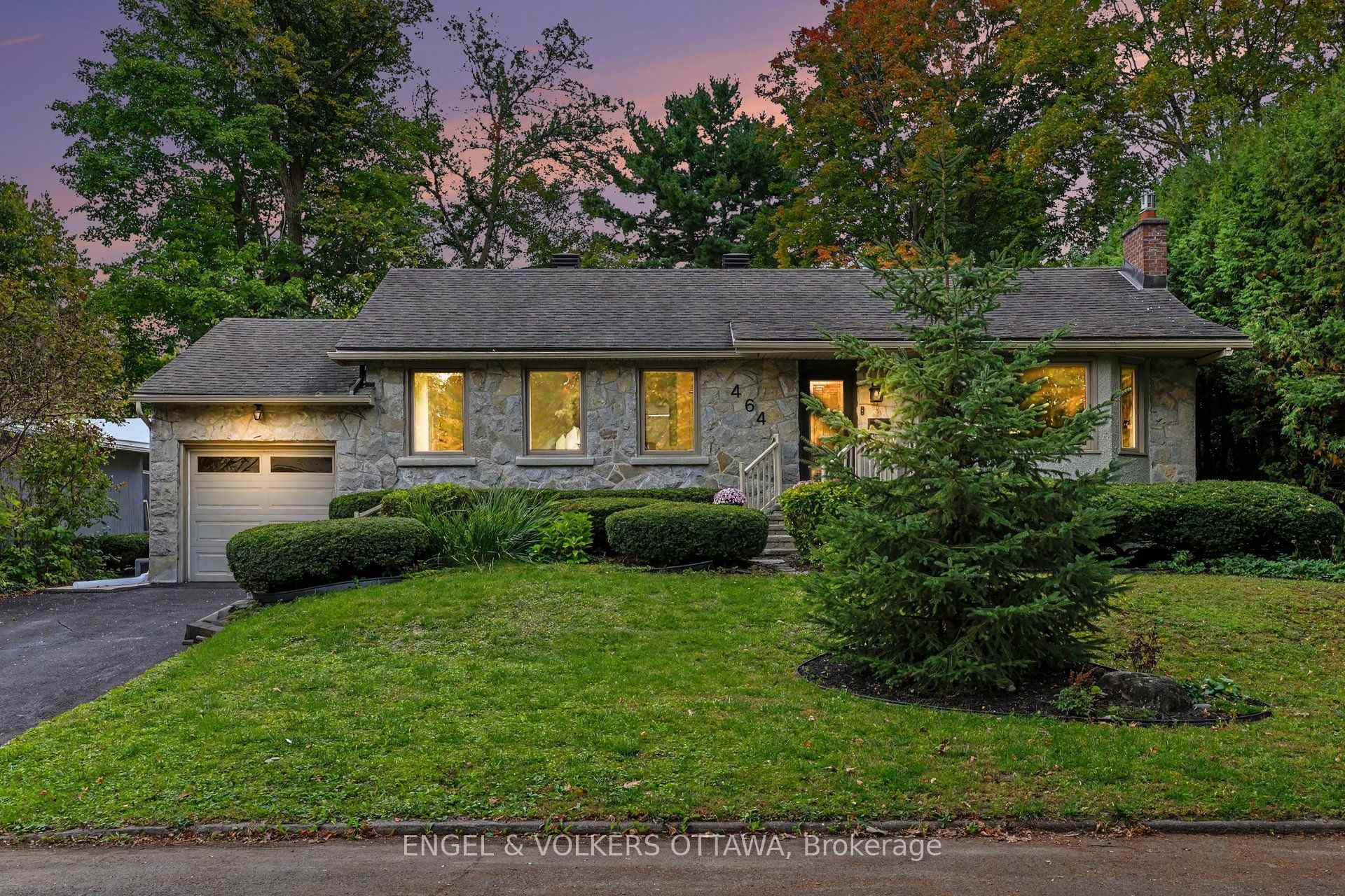 Photo 1 of 464 Thessaly Circle, Ottawa, Alta Vista/Faircrest Heights — HOMEH