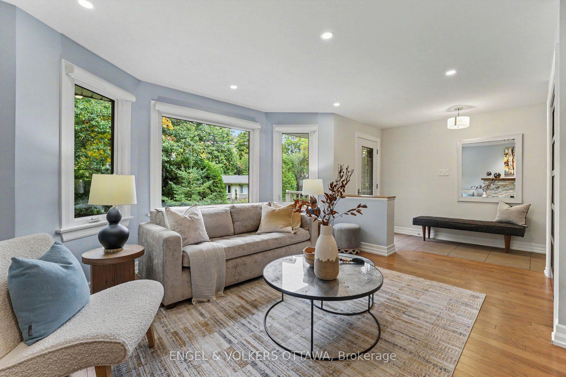 Photo 8 of 464 Thessaly Circle, Ottawa, Alta Vista/Faircrest Heights — HOMEH