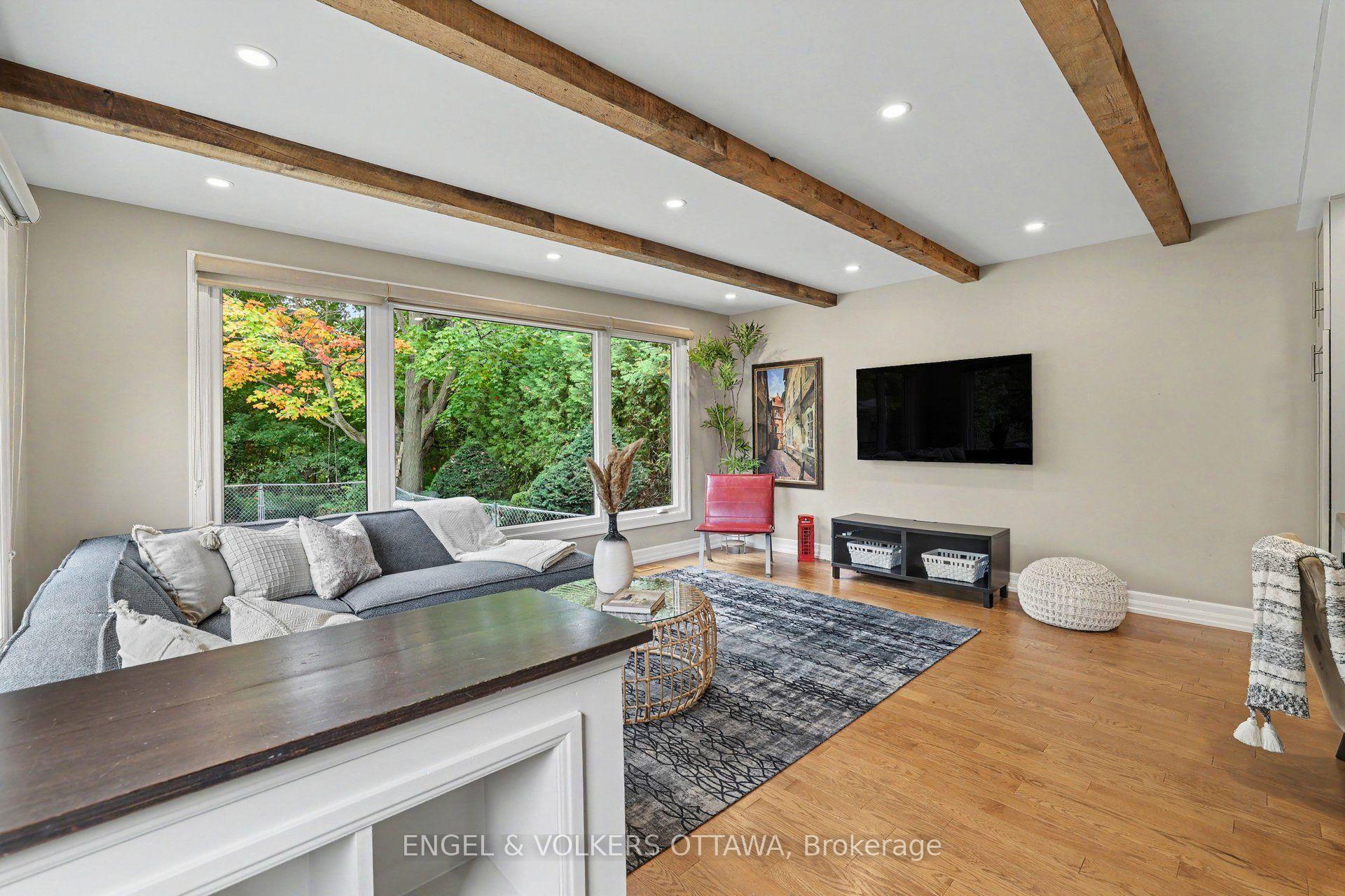 Photo 16 of 464 Thessaly Circle, Ottawa, Alta Vista/Faircrest Heights — HOMEH