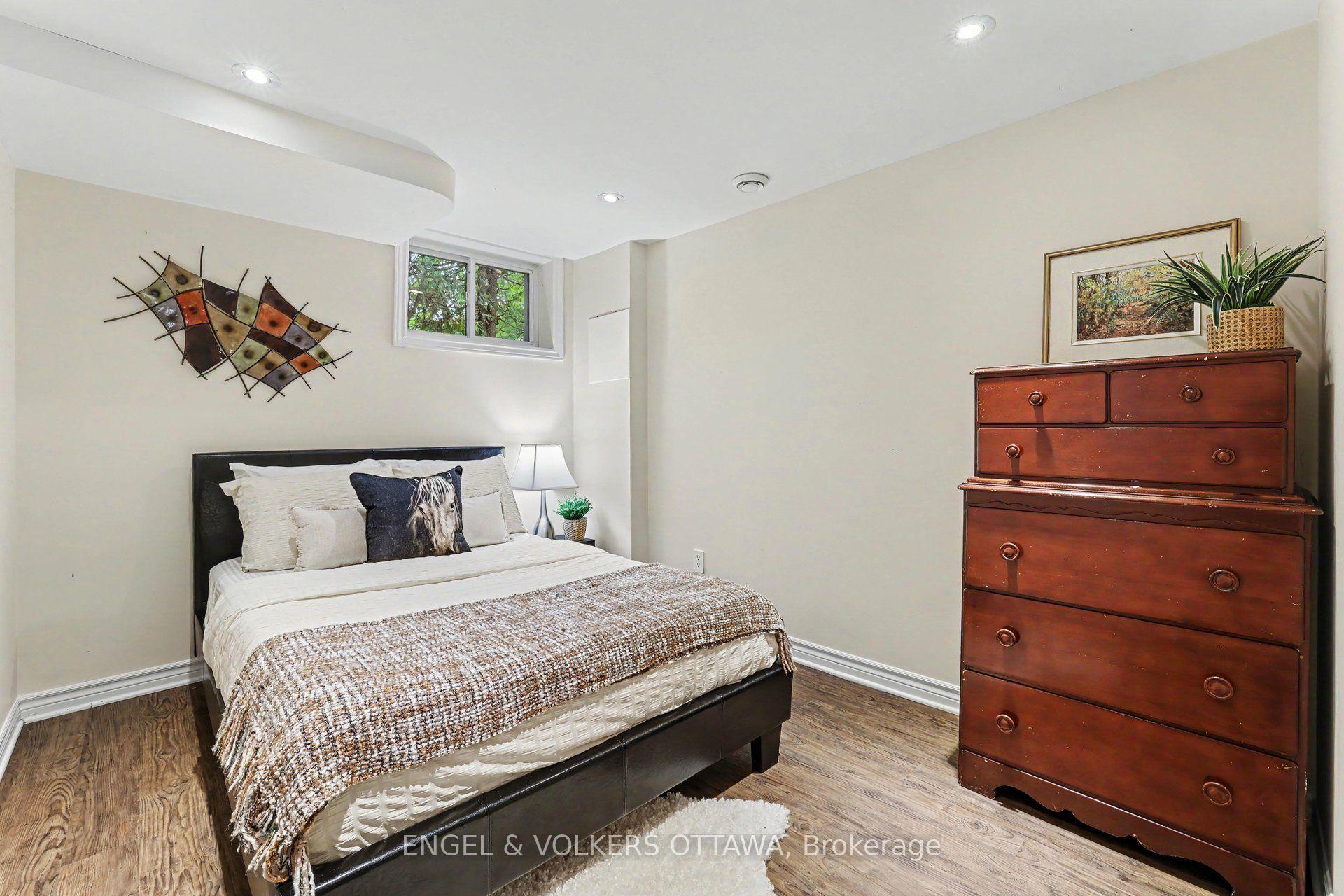 Photo 29 of 464 Thessaly Circle, Ottawa, Alta Vista/Faircrest Heights — HOMEH