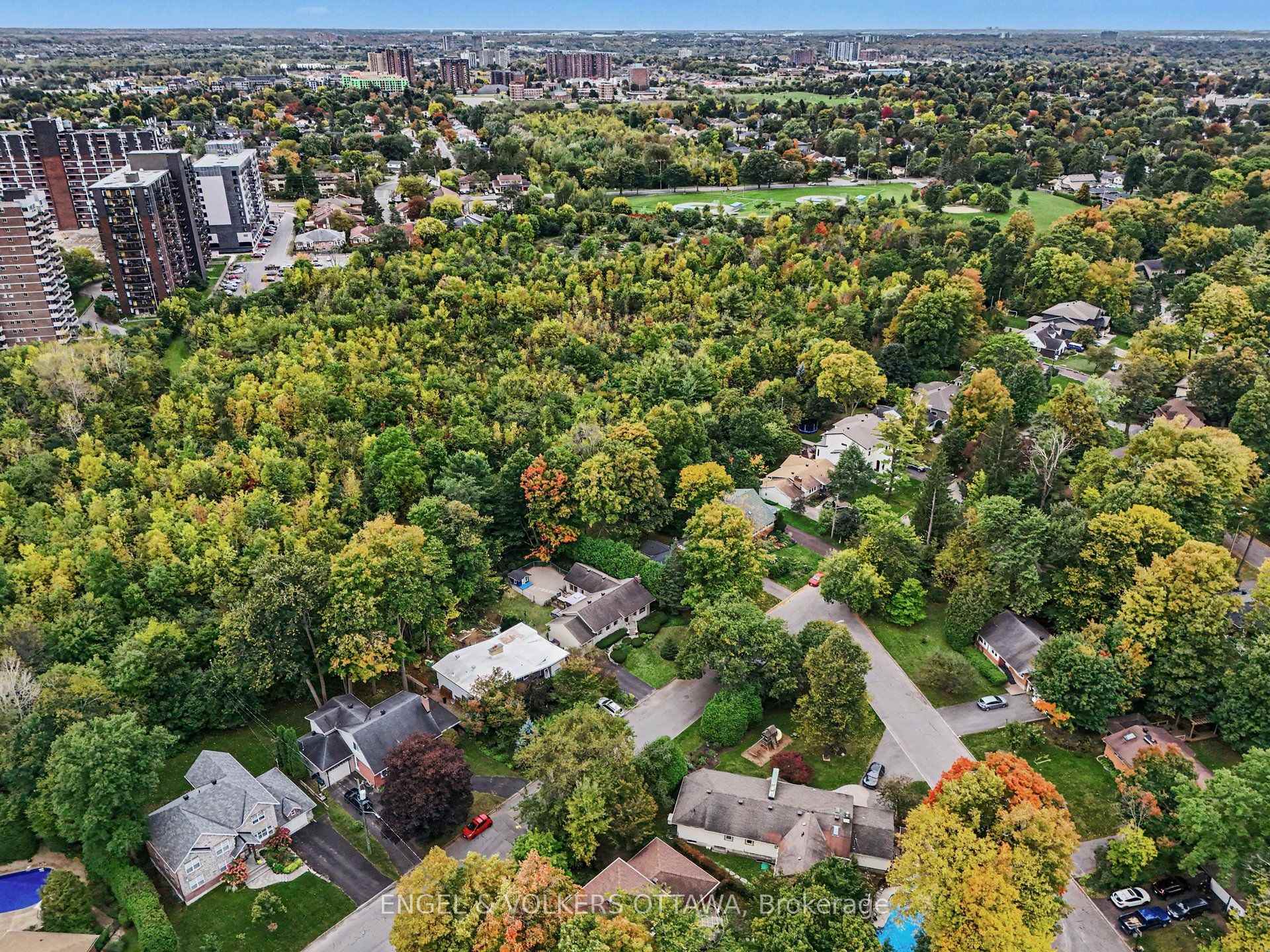 Photo 40 of 464 Thessaly Circle, Ottawa, Alta Vista/Faircrest Heights — HOMEH