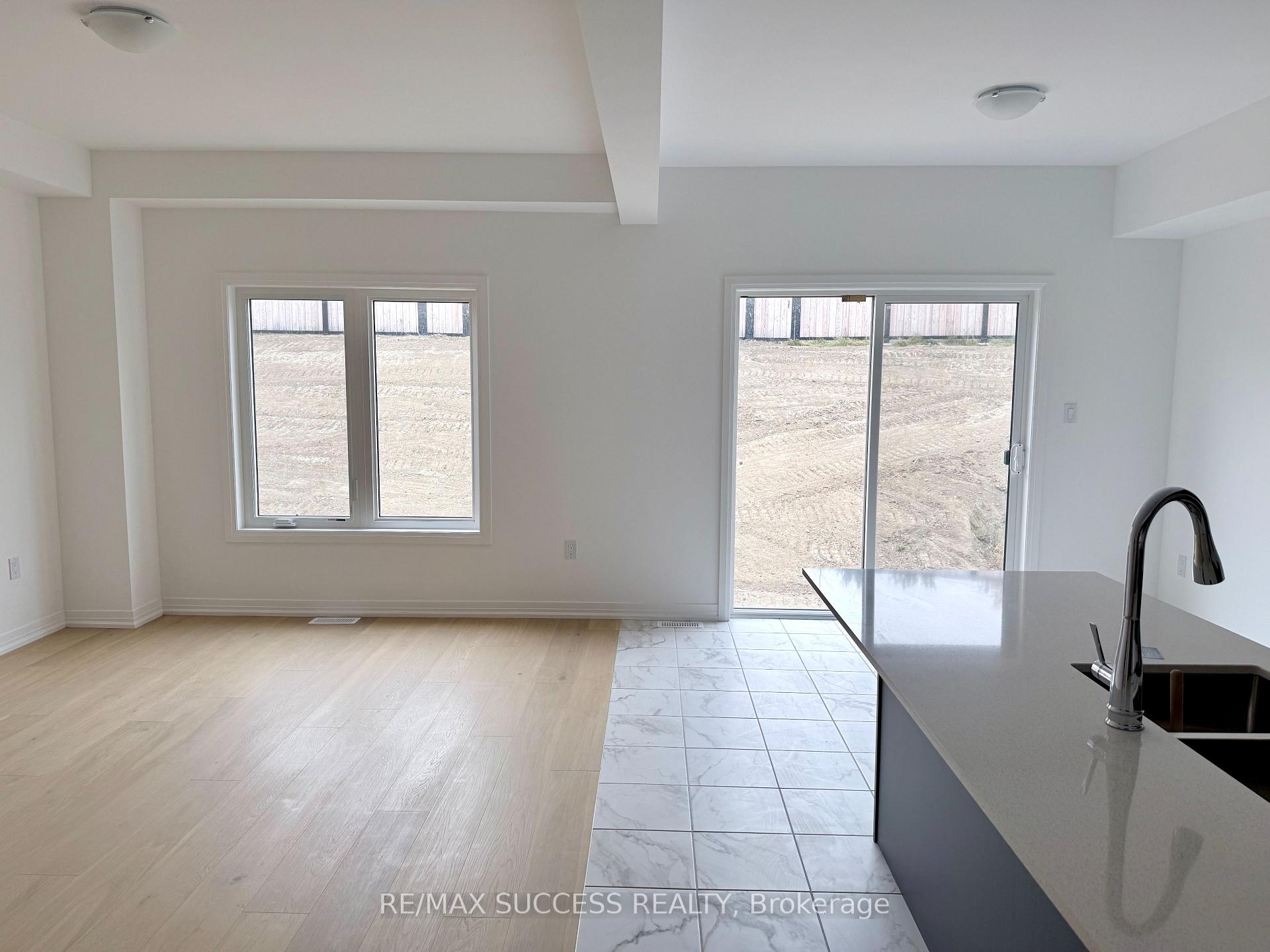 Photo 3 of 89 Flan Boulevard, Barrie, Rural Barrie Southeast — HOMEH