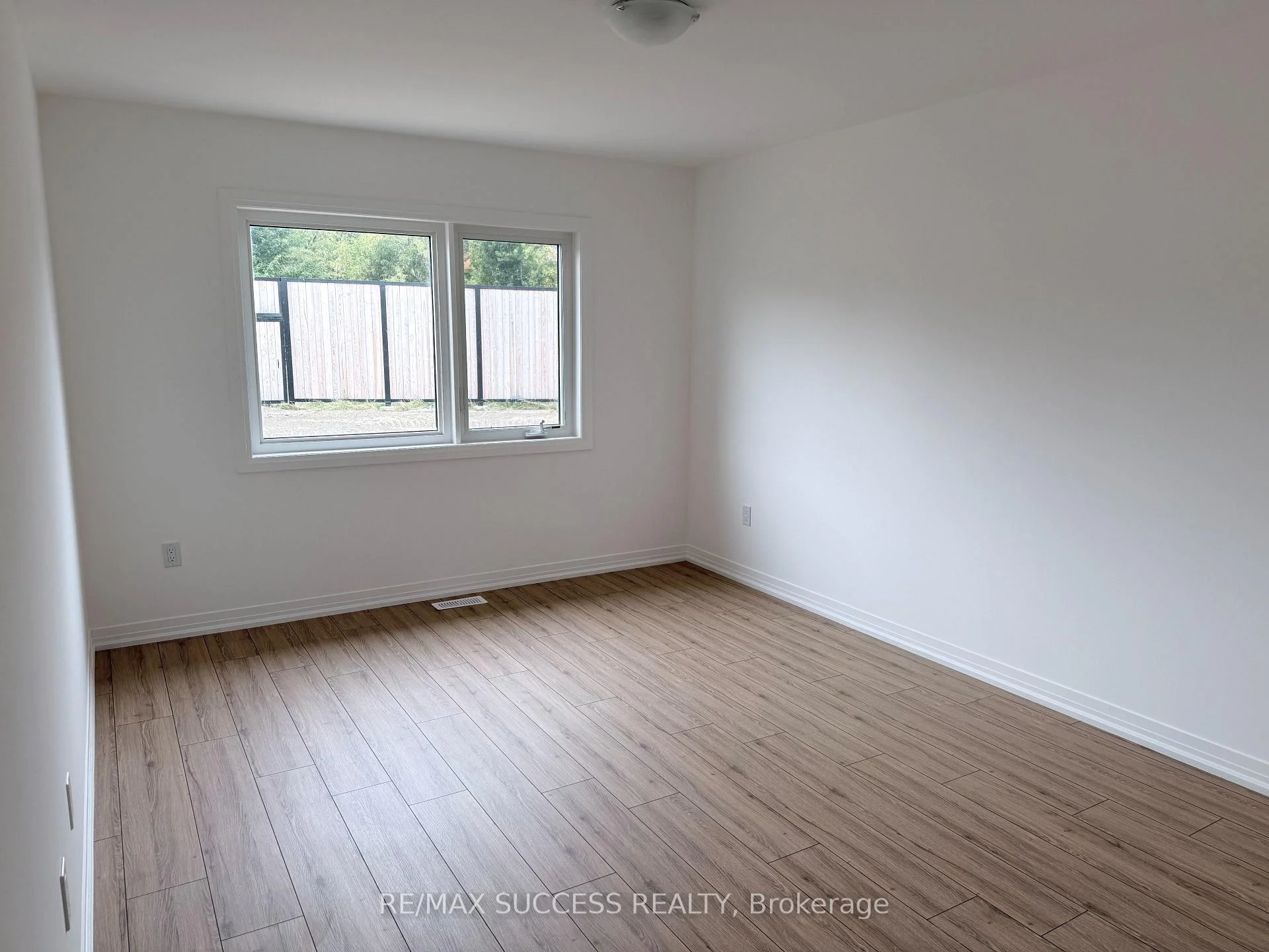 Photo 14 of 89 Flan Boulevard, Barrie, Rural Barrie Southeast — HOMEH