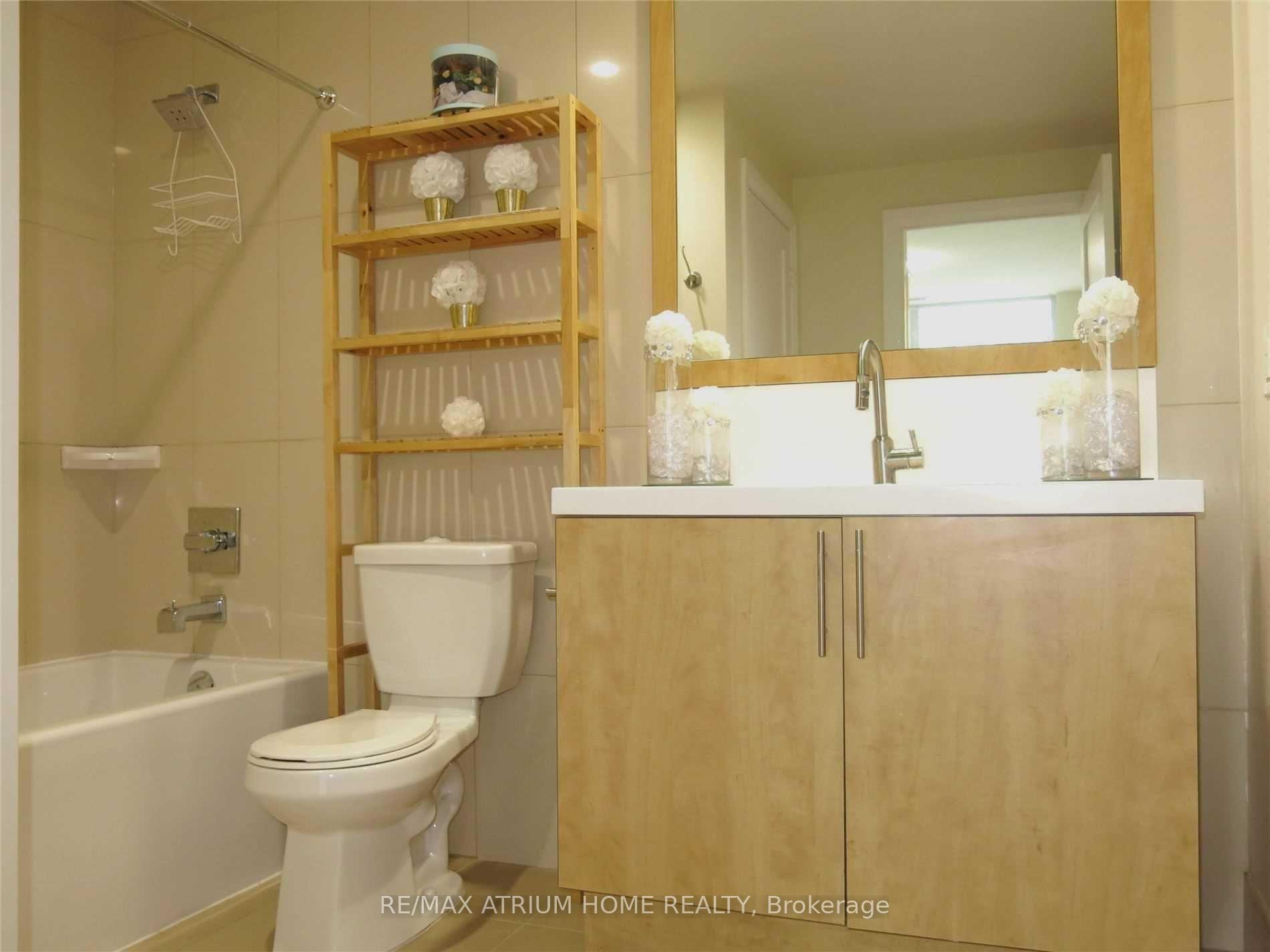 Photo 12 of Unit 3211, 2 Anndale Drive, North York, Willowdale East — HOMEH