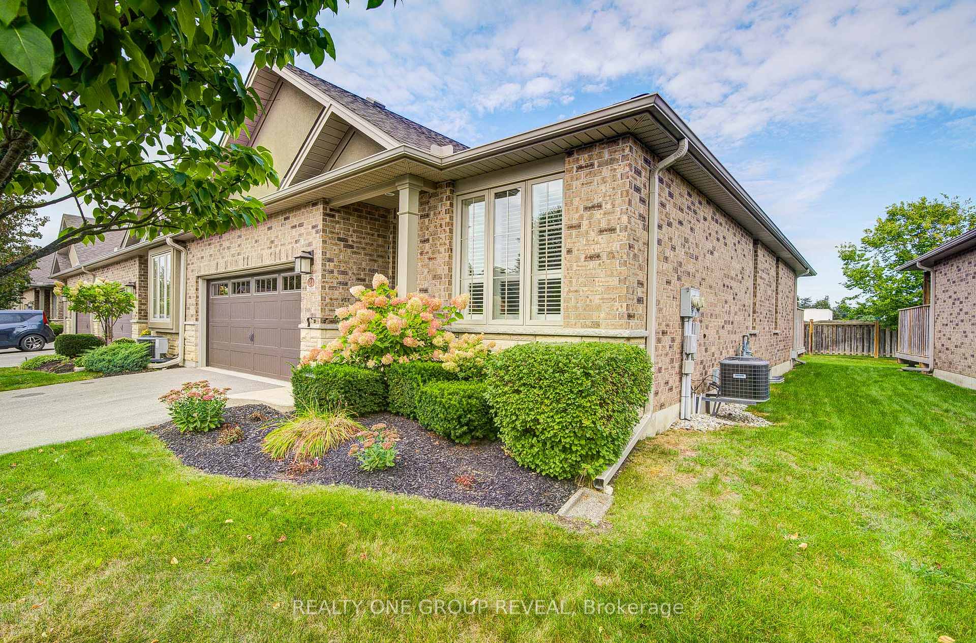 Photo 3 of Unit 21, 30 Cedar Street, Brant, Paris — HOMEH