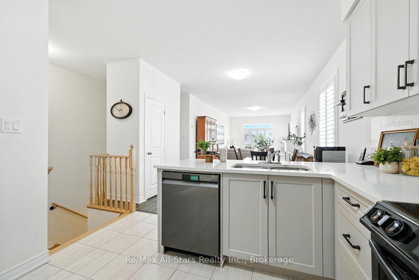 Photo 9 of 89 Forestlane Way, Scugog, Port Perry — HOMEH