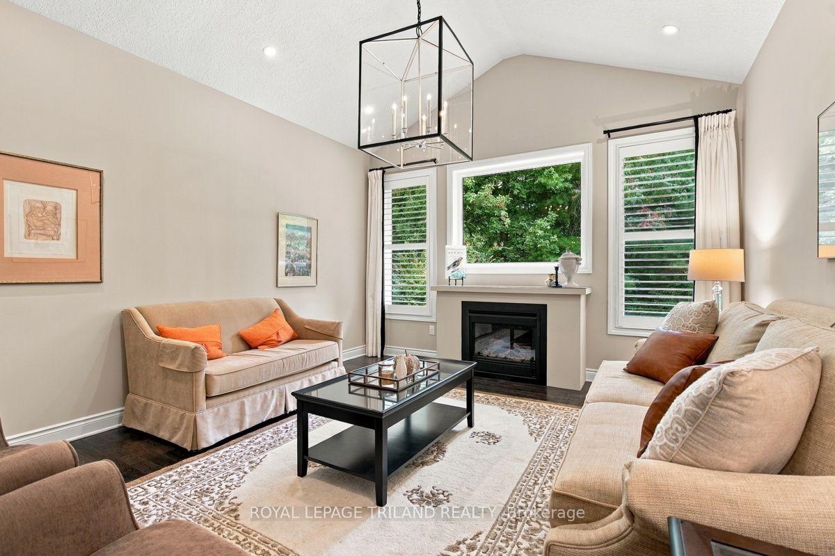Photo 9 of 43 Hickory Lane, St. Thomas — HOMEH