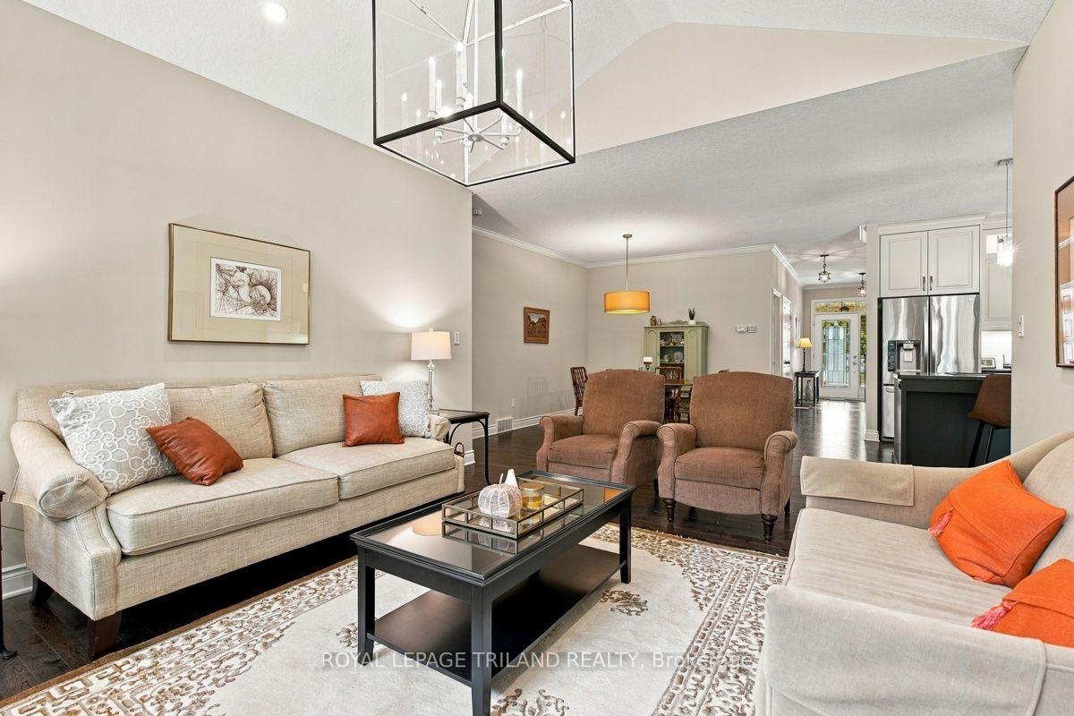 Photo 11 of 43 Hickory Lane, St. Thomas — HOMEH