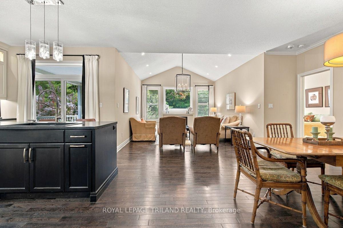 Photo 12 of 43 Hickory Lane, St. Thomas — HOMEH